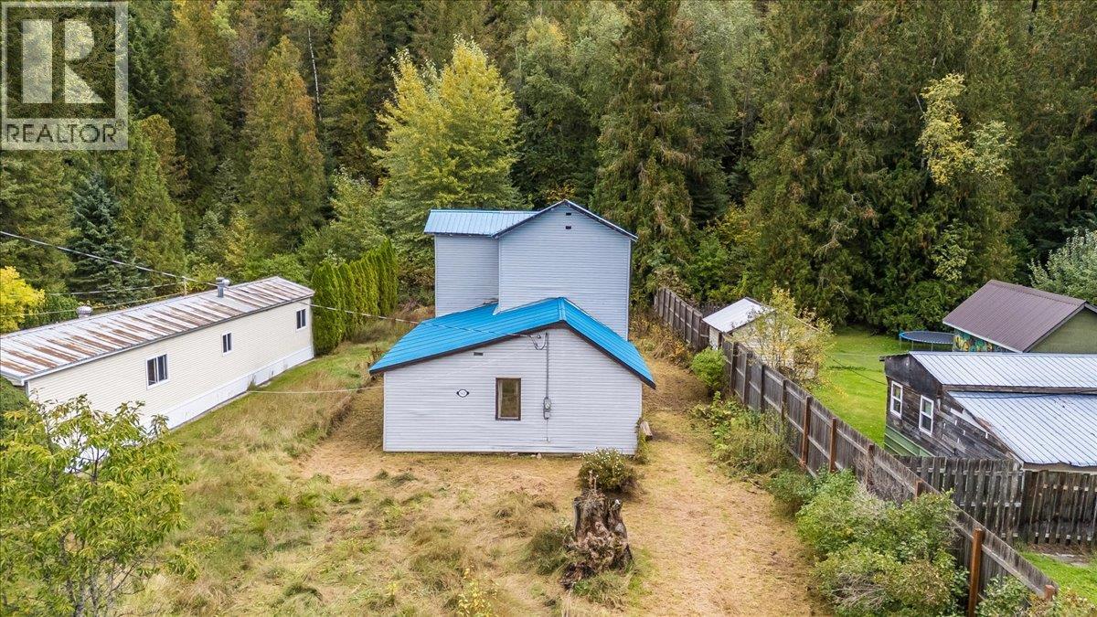 1427 Airport Road, Salmo, British Columbia
