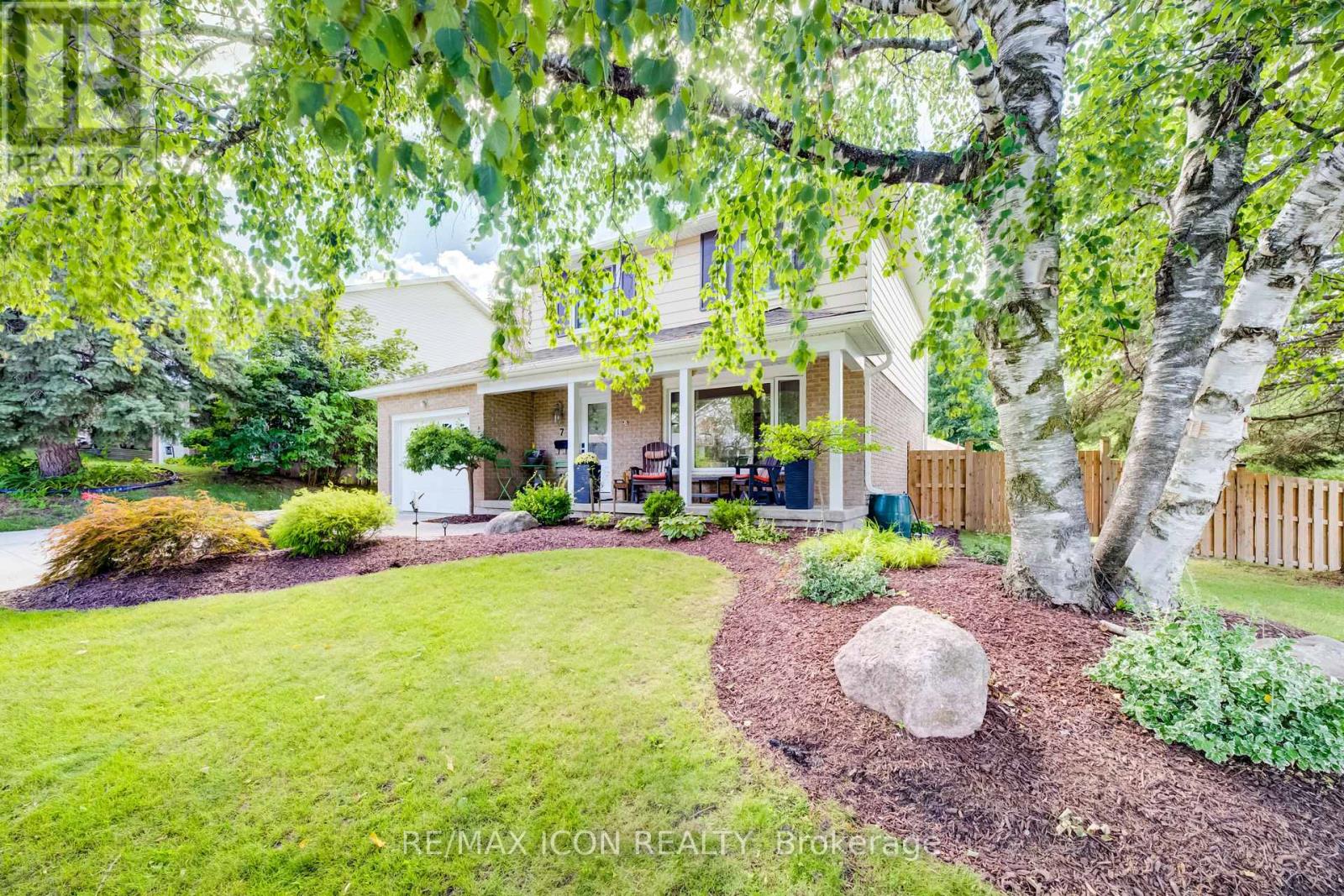 7 Vintage Crescent, Kitchener, Ontario  N2P 1L1 - Photo 3 - X13788436