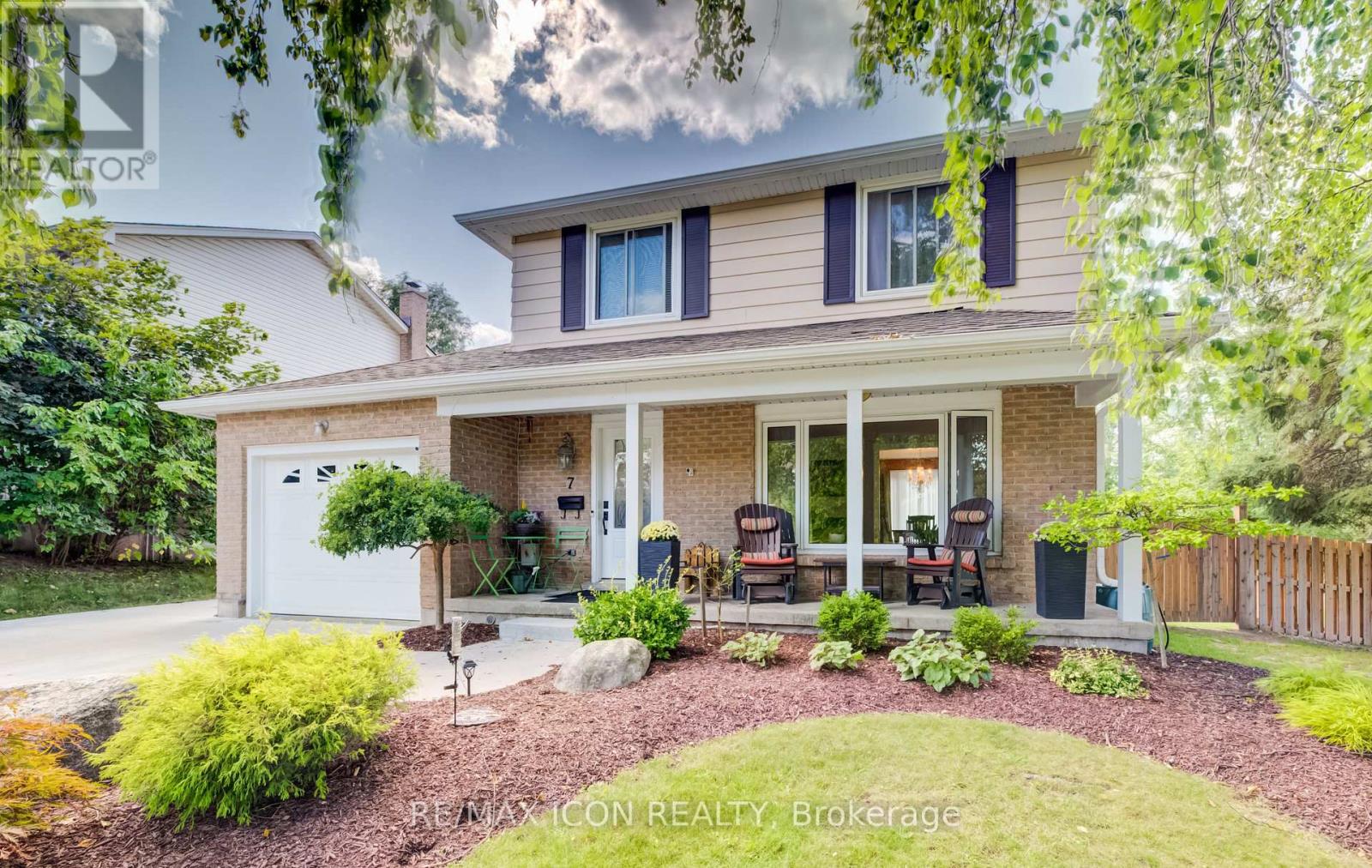 7 Vintage Crescent, Kitchener, Ontario  N2P 1L1 - Photo 4 - X13788436