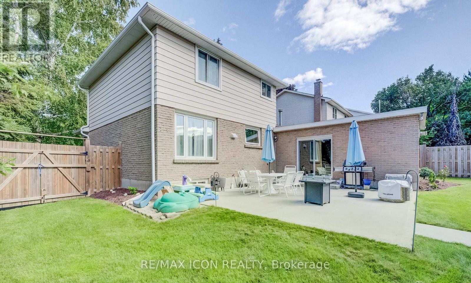 7 Vintage Crescent, Kitchener, Ontario  N2P 1L1 - Photo 44 - X13788436