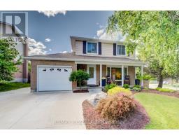 7 VINTAGE CRESCENT, Kitchener, Ontario