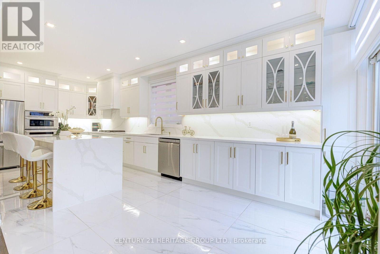 22 Grand Oak Drive, Richmond Hill, Ontario  L4E 3Z9 - Photo 11 - N13788418