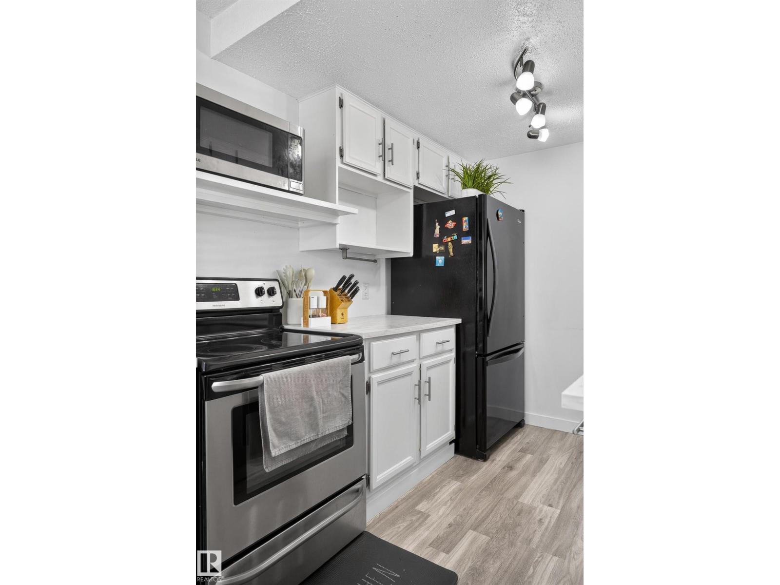 130 Woodstock Nw Nw, Edmonton, Alberta  T5T 0H6 - Photo 3 - E4508820
