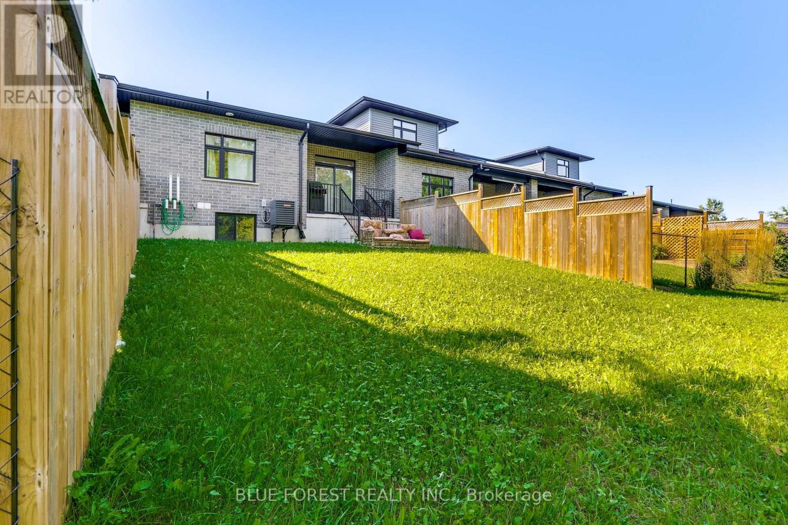 90 Rowe Avenue, South Huron, Ontario  N0M 1S1 - Photo 17 - X13788540