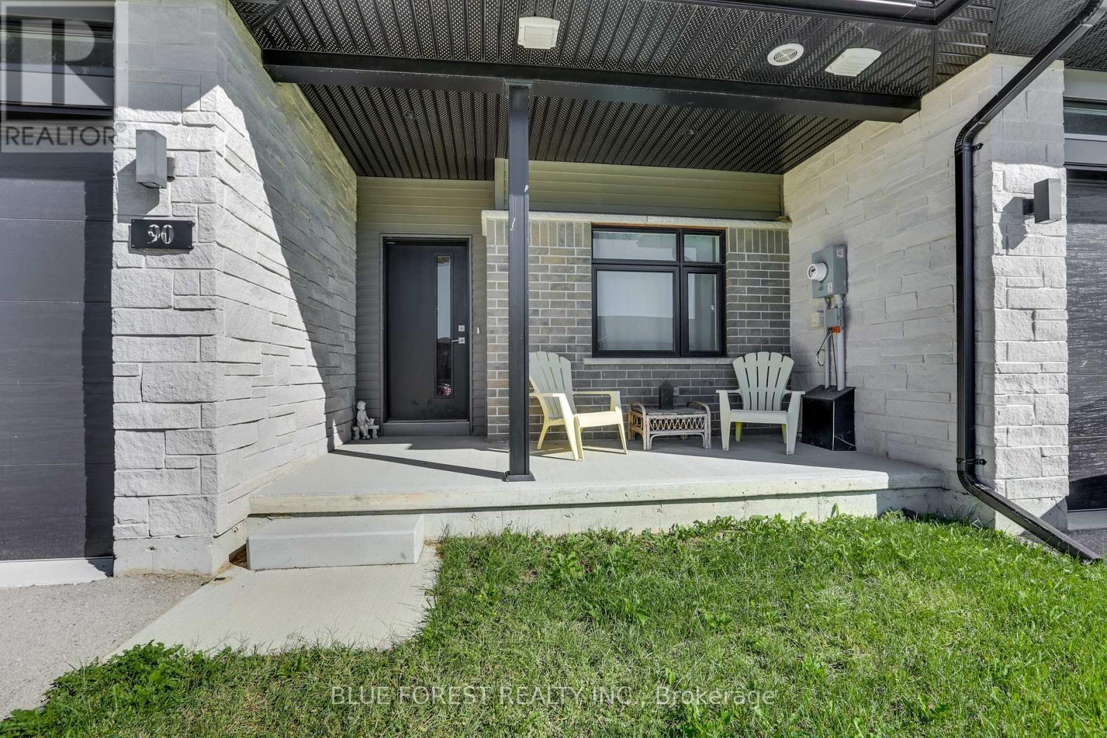 90 Rowe Avenue, South Huron, Ontario  N0M 1S1 - Photo 2 - X13788540