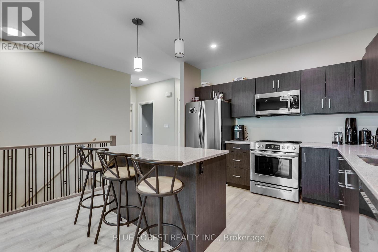 90 Rowe Avenue, South Huron, Ontario  N0M 1S1 - Photo 3 - X13788540