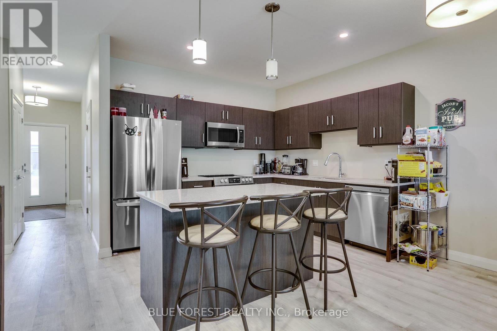 90 Rowe Avenue, South Huron, Ontario  N0M 1S1 - Photo 4 - X13788540
