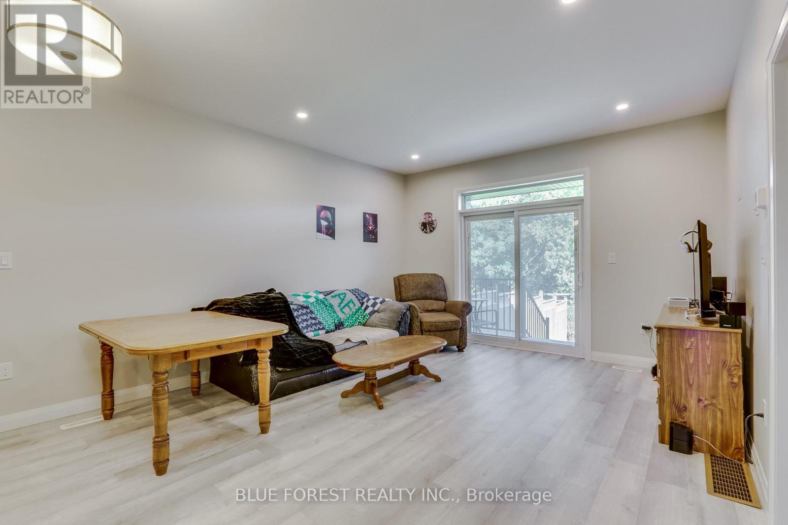 90 Rowe Avenue, South Huron, Ontario  N0M 1S1 - Photo 6 - X13788540