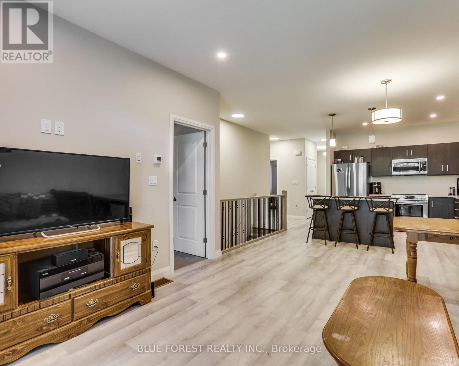 90 Rowe Avenue, South Huron, Ontario  N0M 1S1 - Photo 7 - X13788540