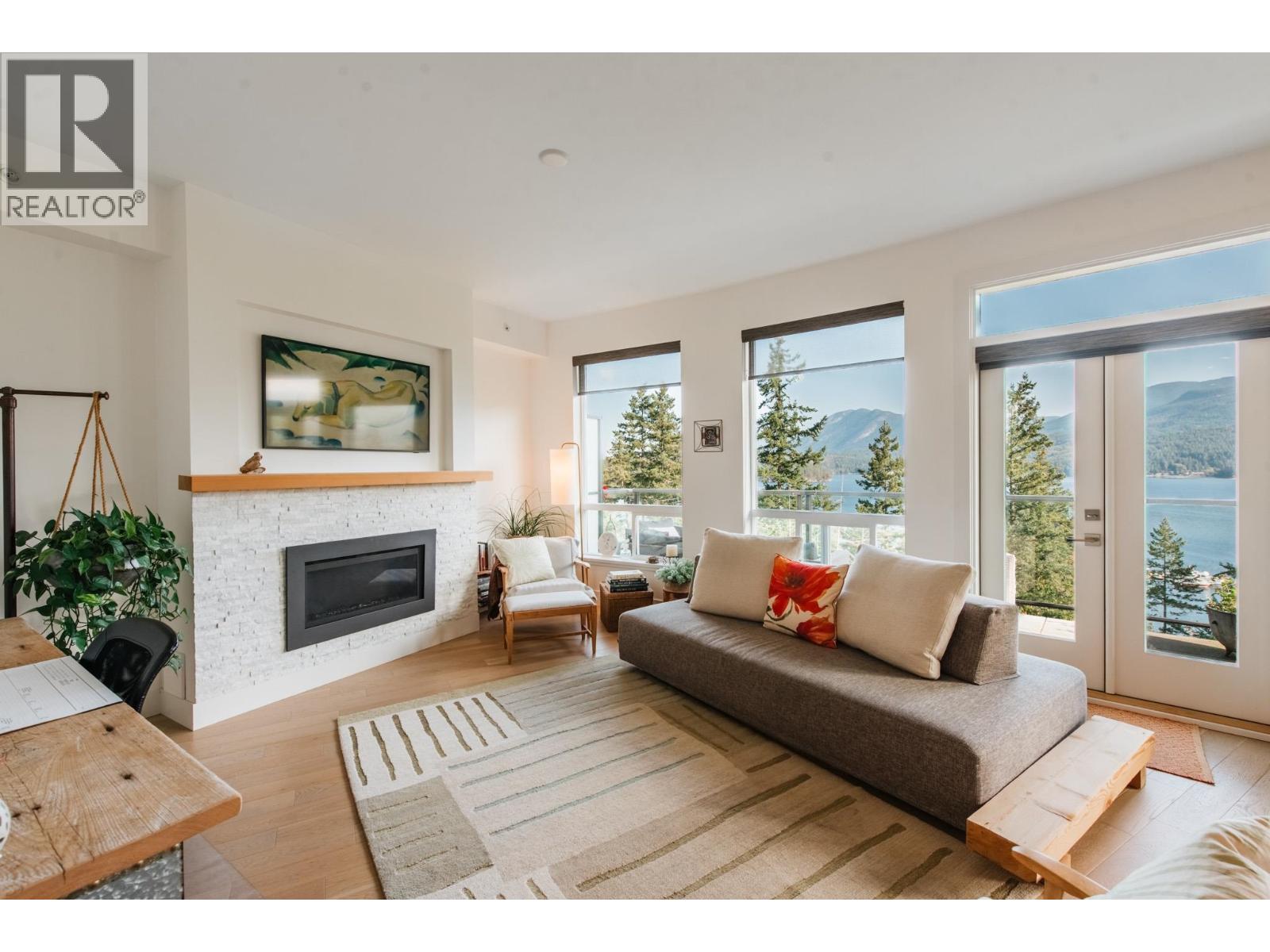 302 5780 MARINE WAY, sechelt, British Columbia