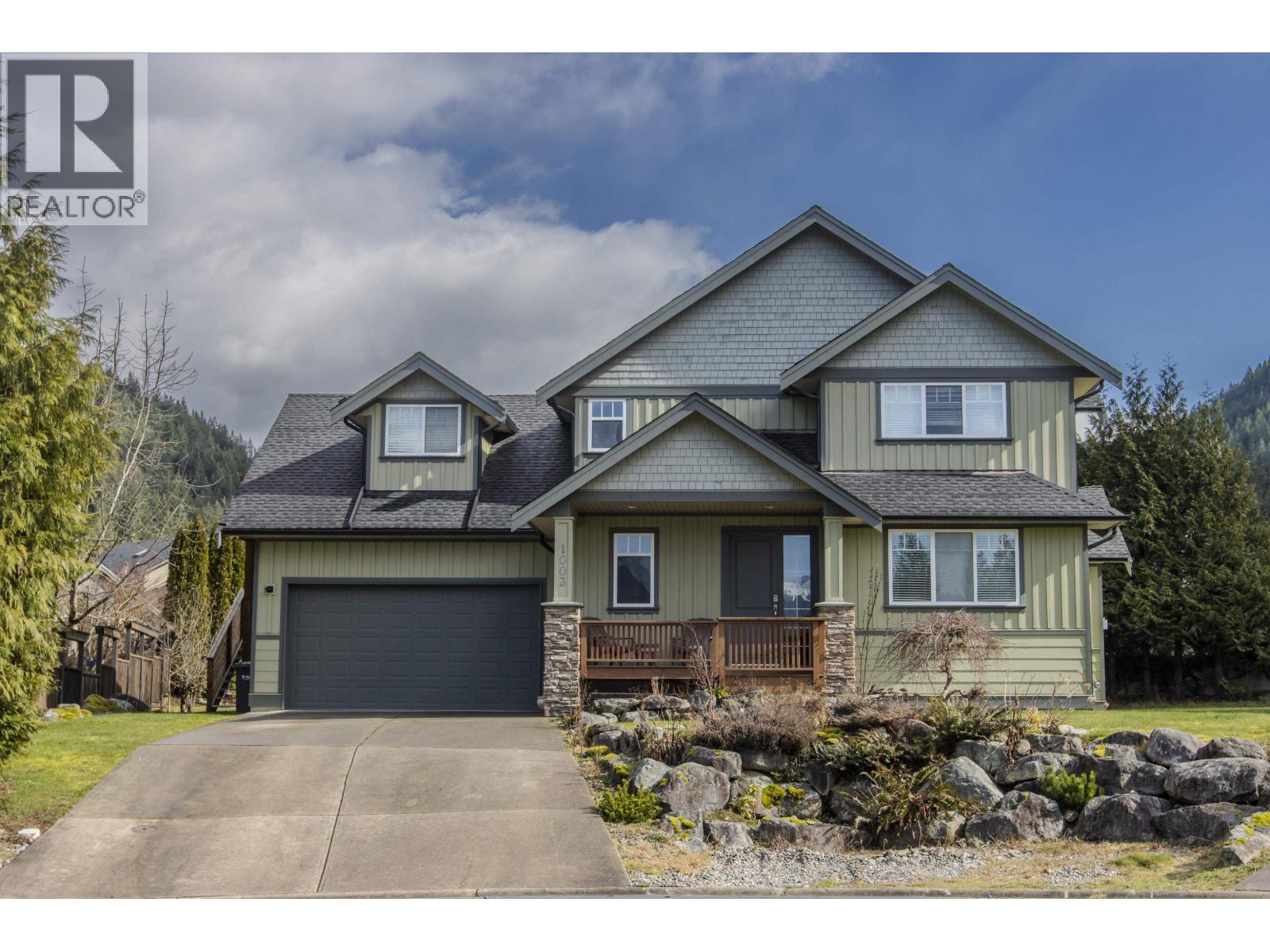 1003 ASH PLACE, squamish, British Columbia