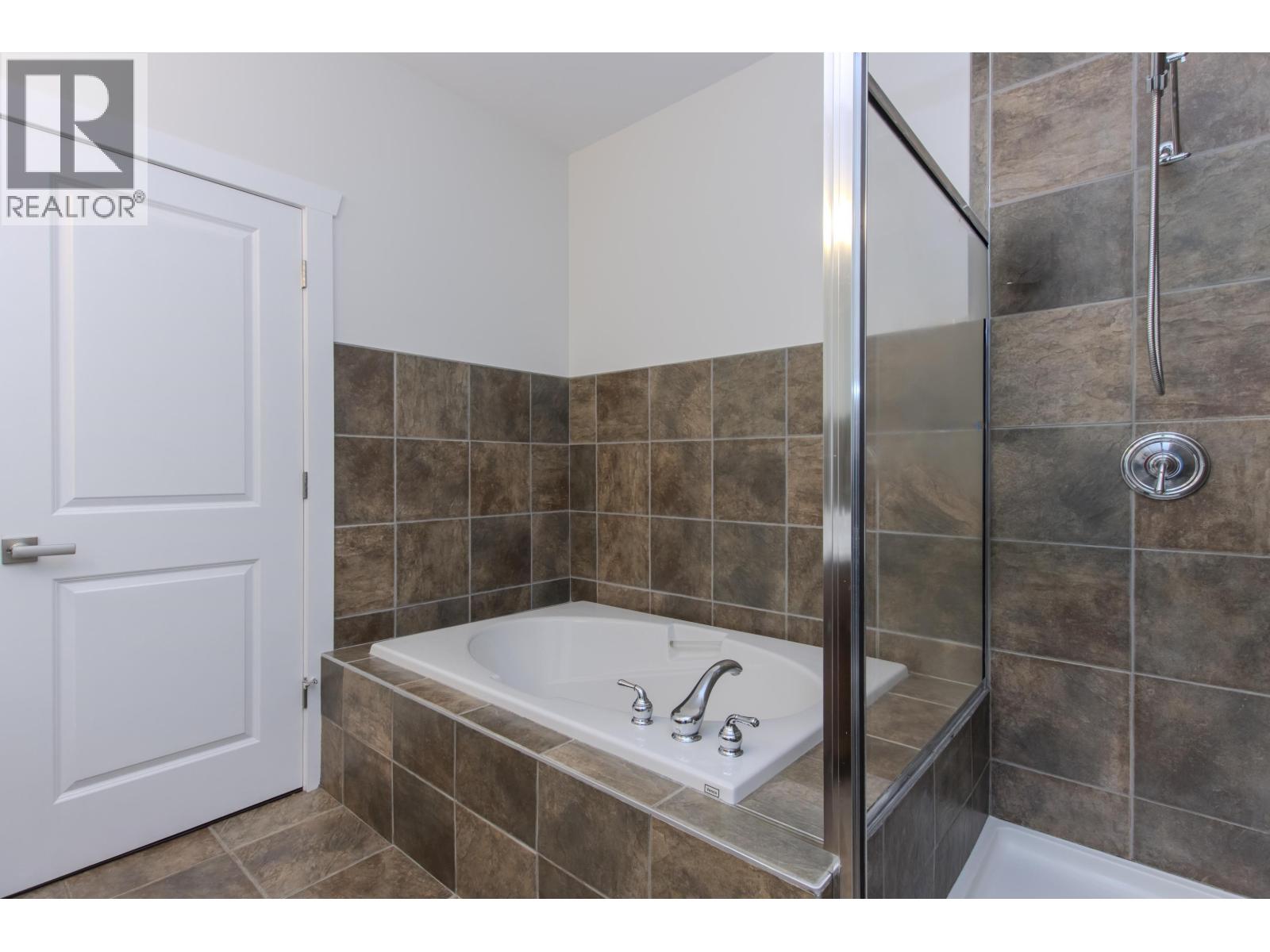 1003 Ash Place, Squamish, British Columbia  V8B 0W2 - Photo 19 - R3165957