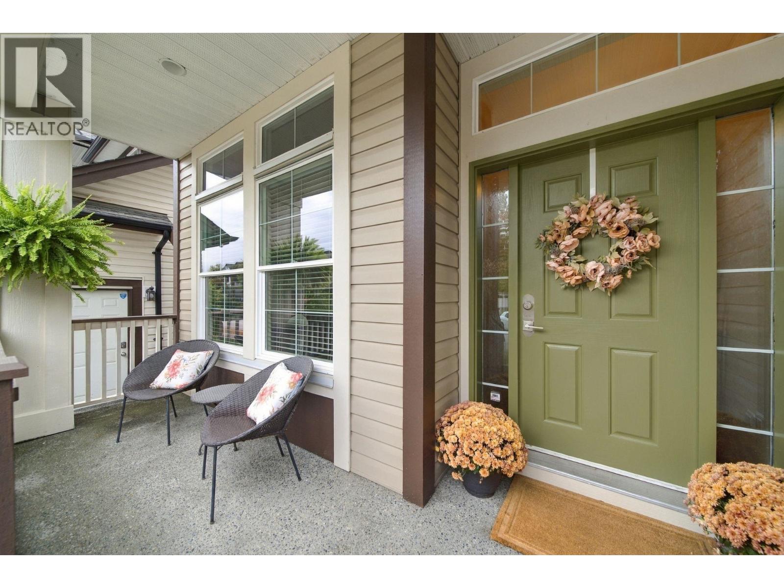 19556 Thorburn Way, Pitt Meadows, British Columbia  V3Y 0B3 - Photo 2 - R3165965