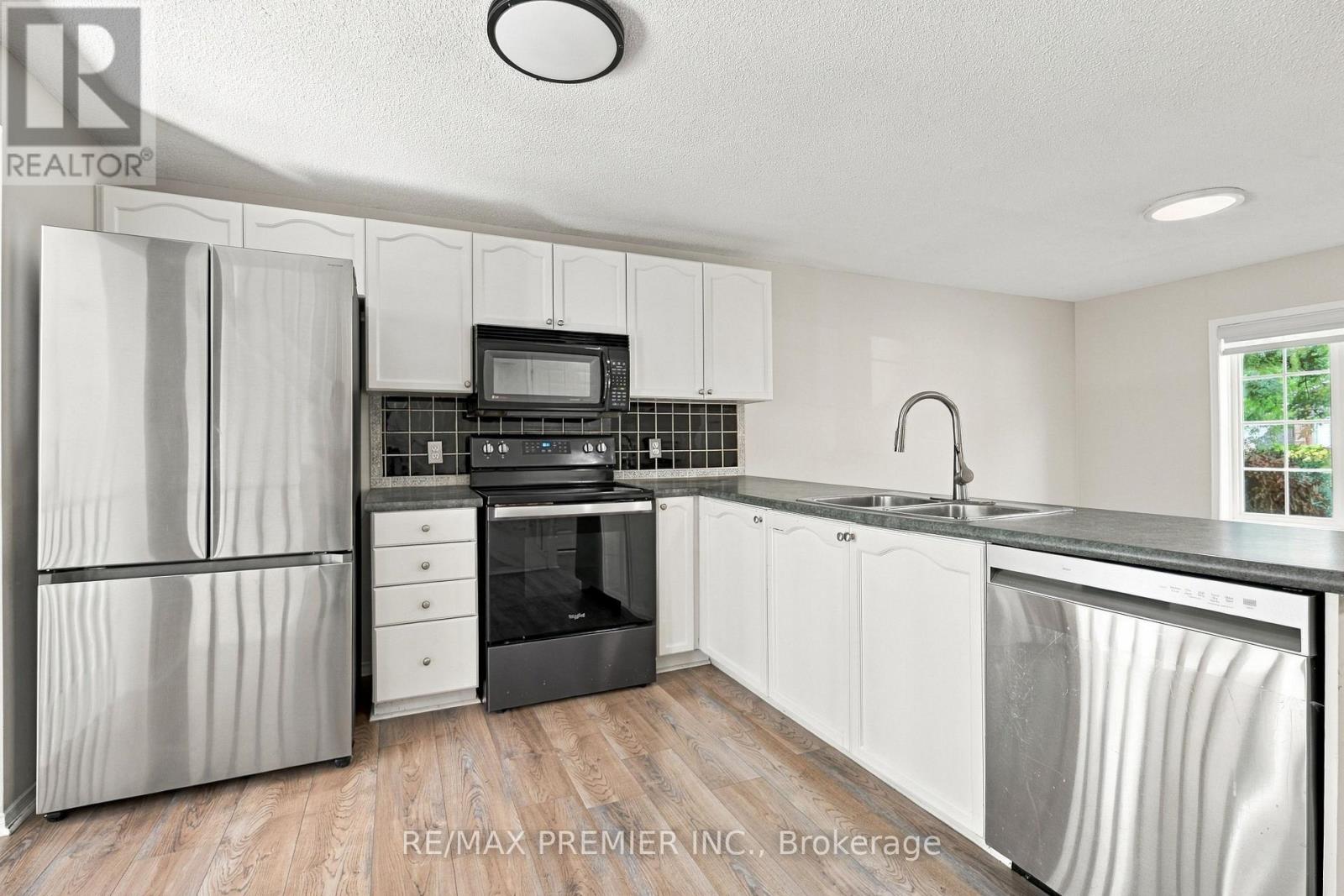 54 Hersey Crescent N, Barrie, Ontario  L4N 8R2 - Photo 6 - S13788562