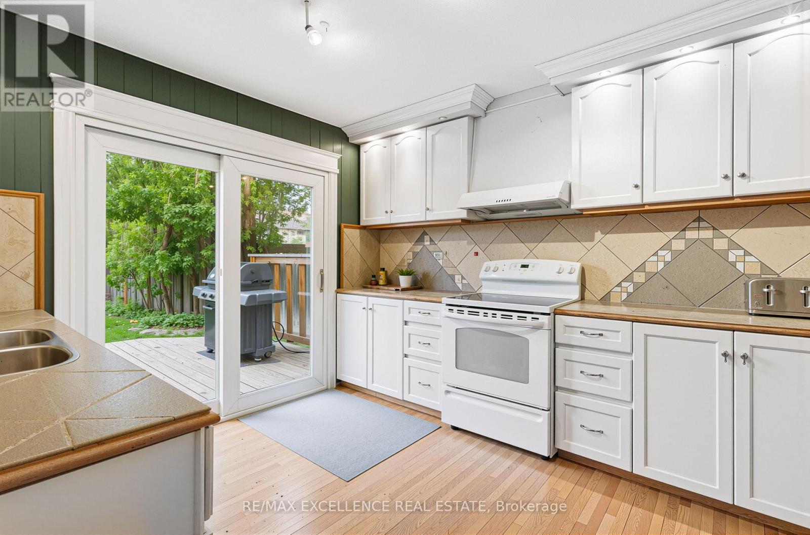 46 Bartley Bull Parkway, Brampton, Ontario  L6W 2J4 - Photo 5 - W13788546