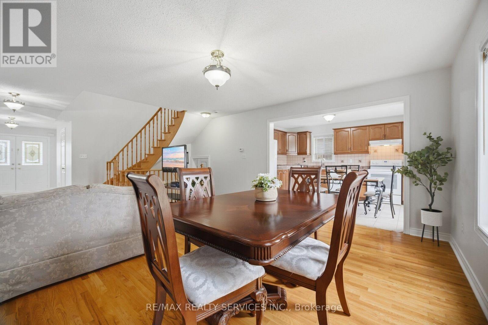 30 Maple Beach Crescent, Brampton, Ontario  L7A 2T8 - Photo 11 - W13788548