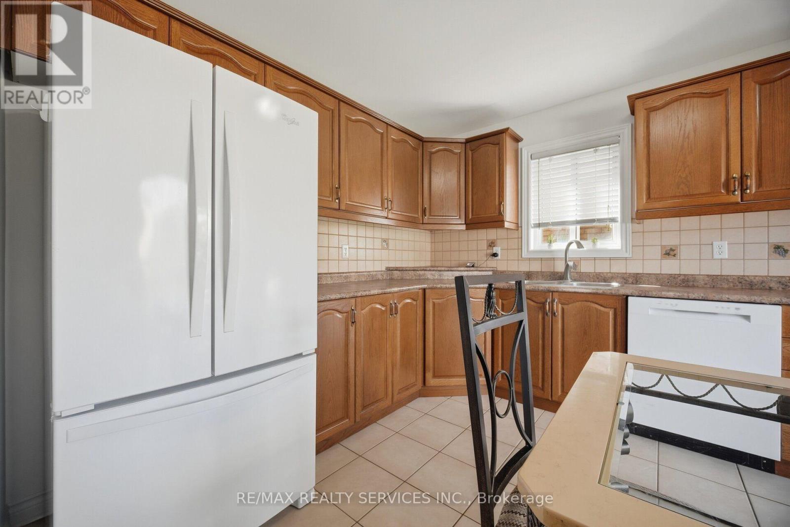 30 Maple Beach Crescent, Brampton, Ontario  L7A 2T8 - Photo 20 - W13788548