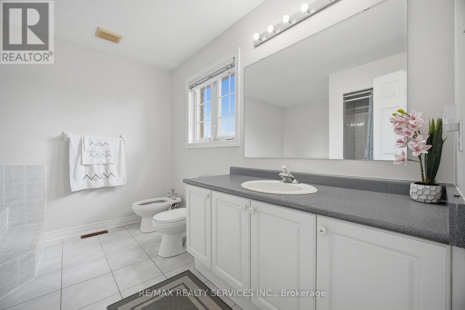 30 Maple Beach Crescent, Brampton, Ontario  L7A 2T8 - Photo 26 - W13788548