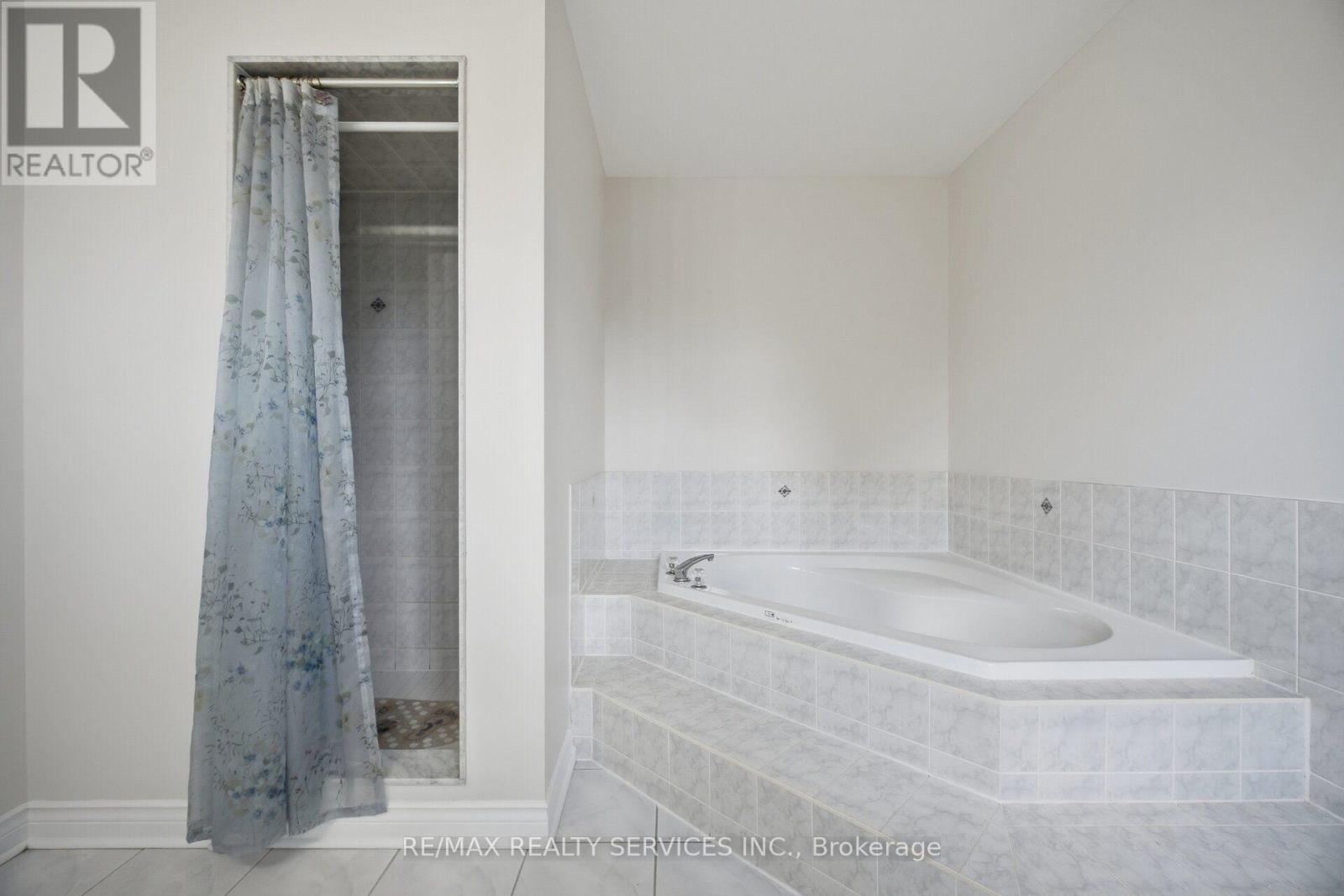 30 Maple Beach Crescent, Brampton, Ontario  L7A 2T8 - Photo 27 - W13788548