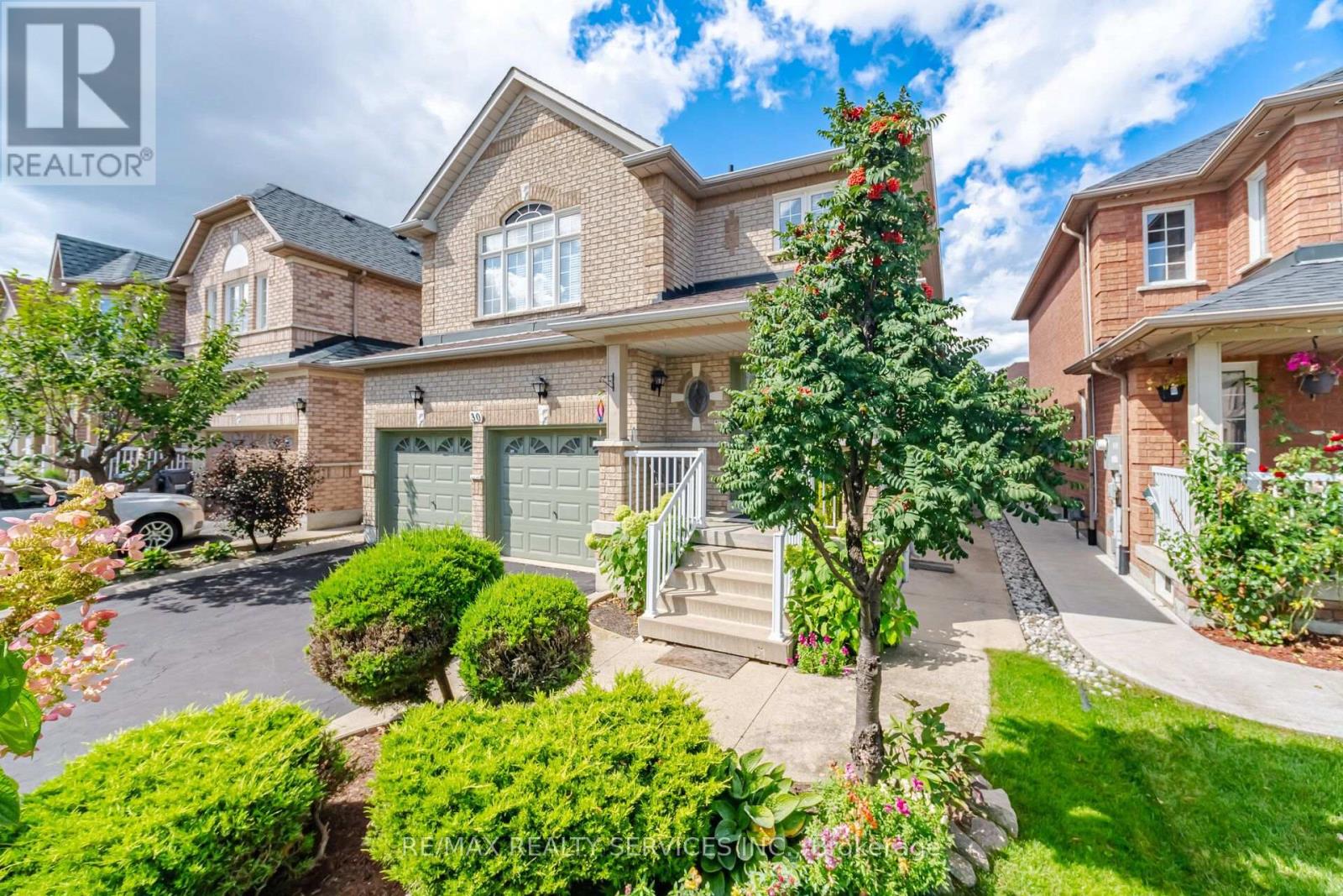30 Maple Beach Crescent, Brampton, Ontario  L7A 2T8 - Photo 3 - W13788548