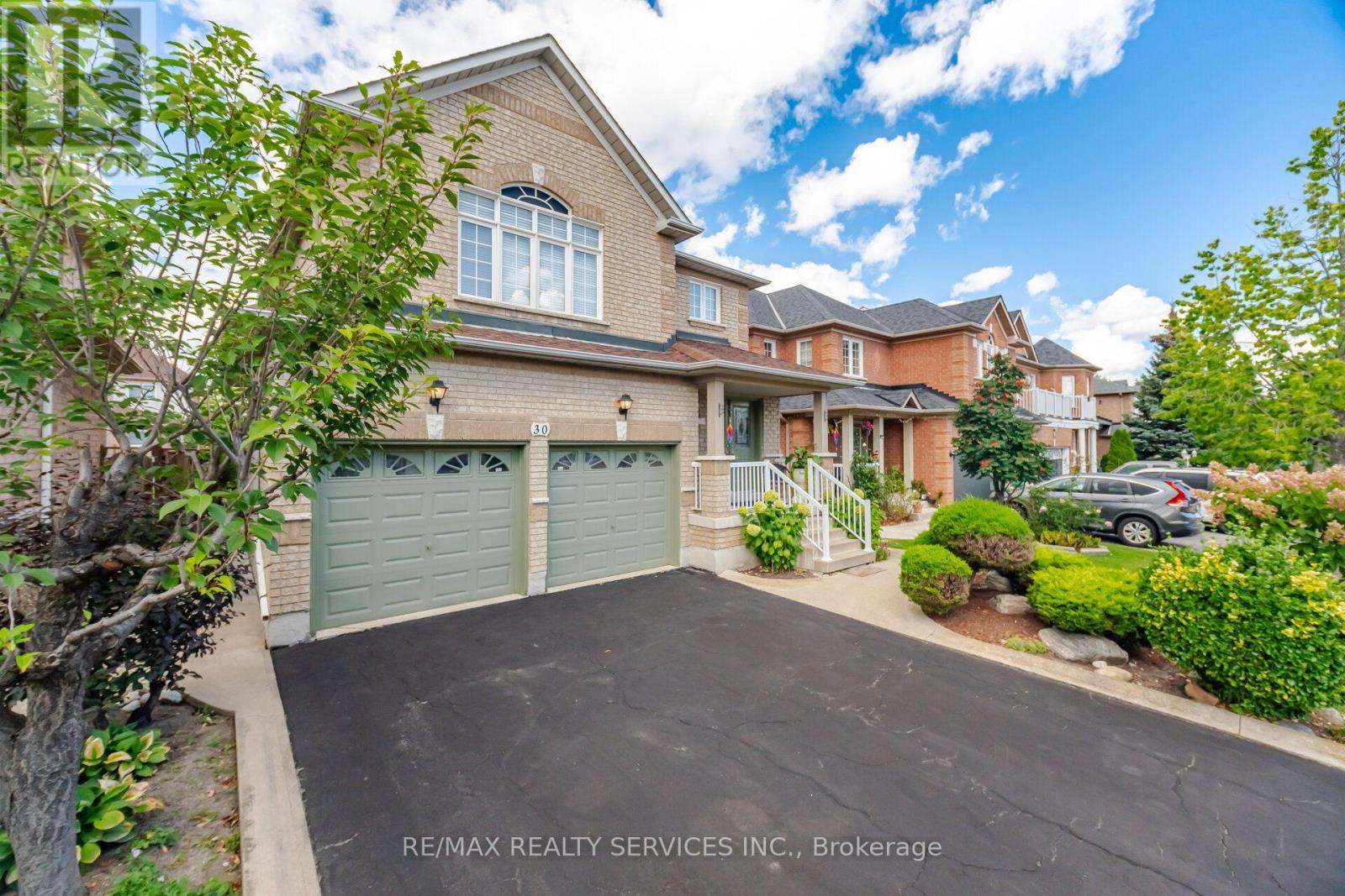 30 Maple Beach Crescent, Brampton, Ontario  L7A 2T8 - Photo 4 - W13788548