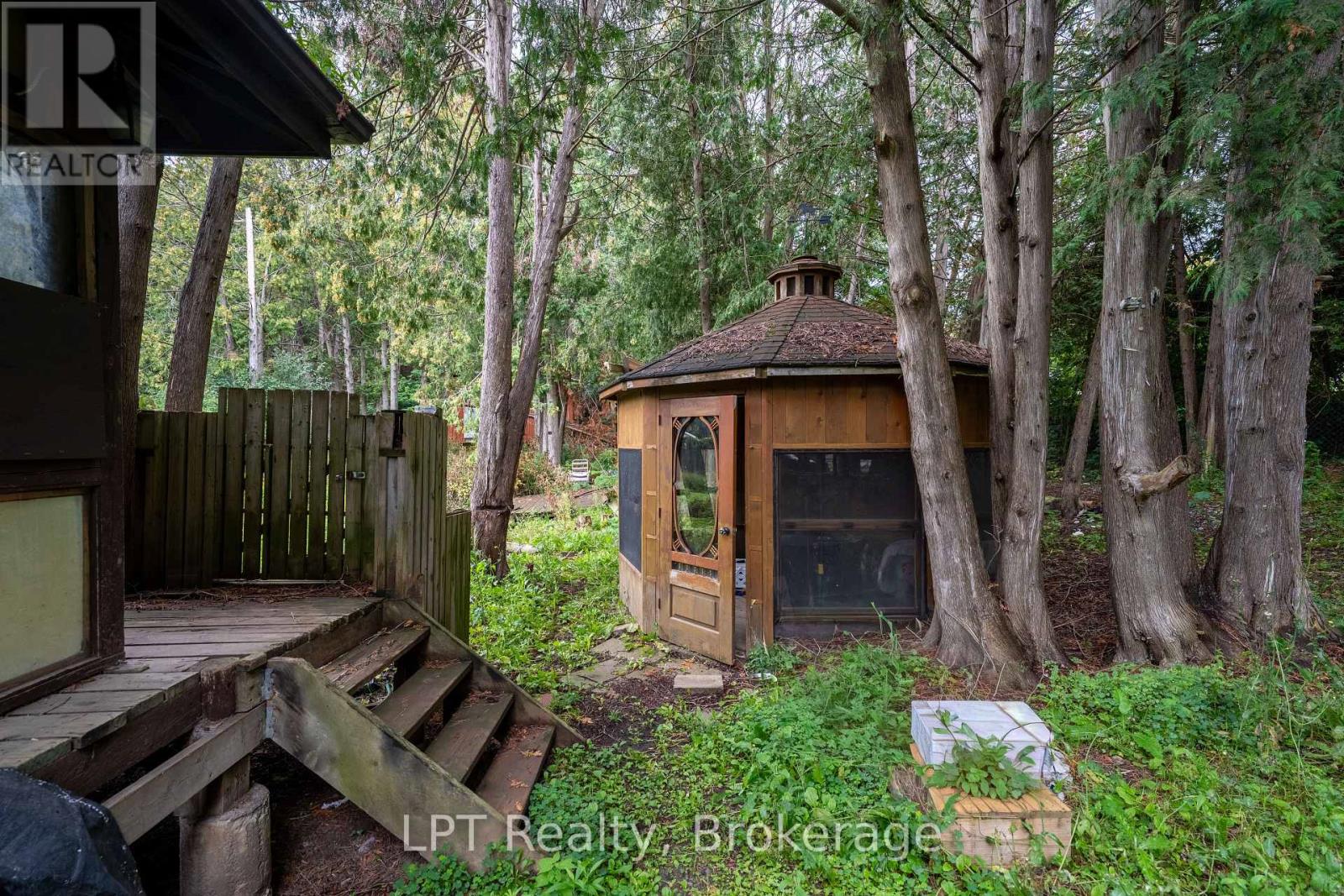 1201 MEADOWVIEW ROAD photo 35