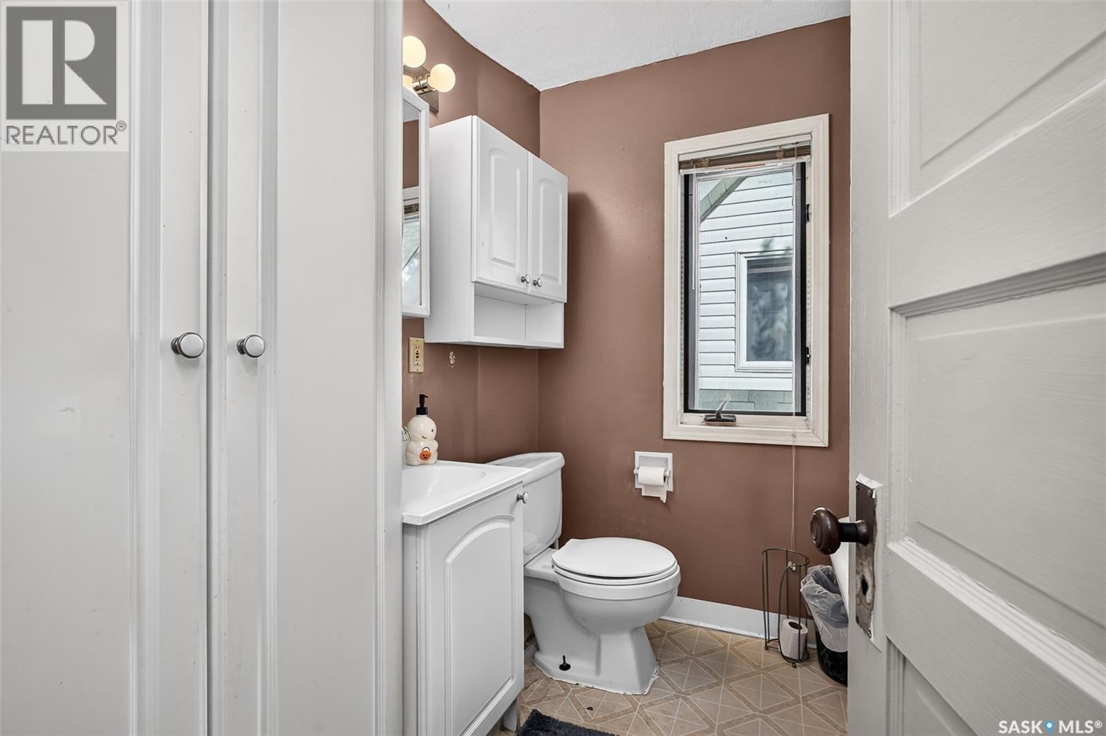 1120 Algoma Avenue, Moose Jaw, Saskatchewan  S6H 3Z6 - Photo 31 - SK048552