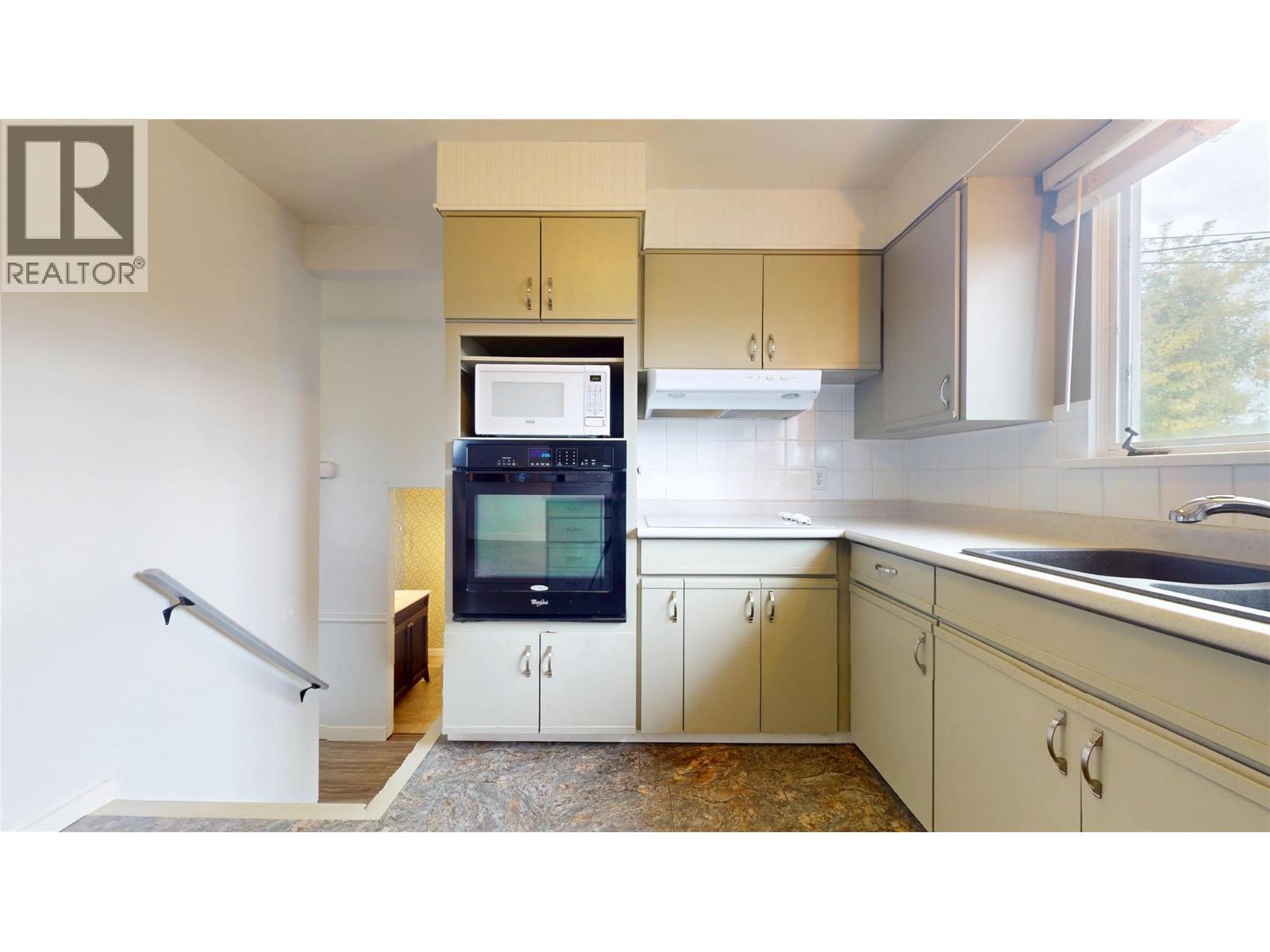 913 9th Street S photo 12