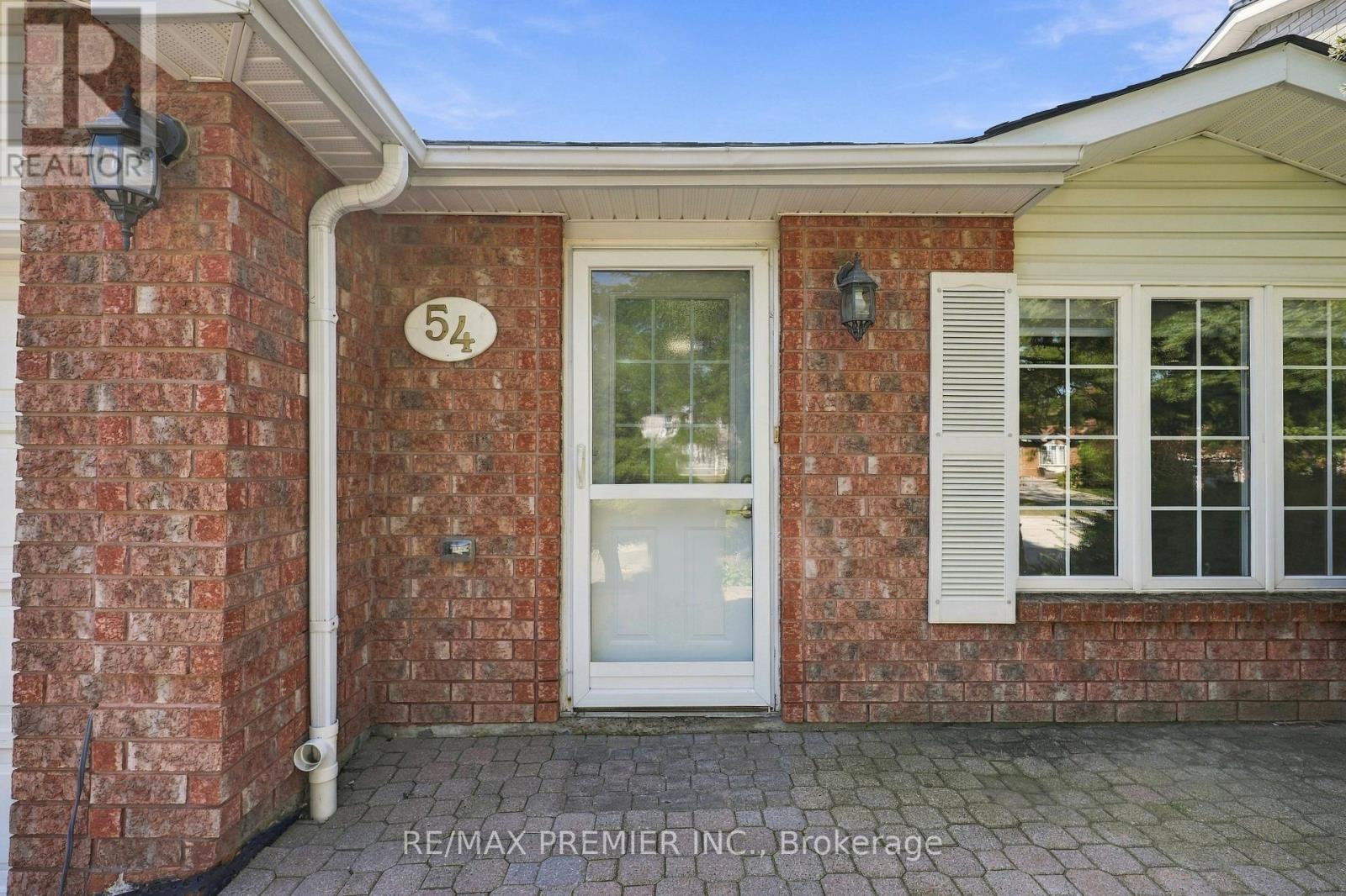 54 Hersey Crescent N, Barrie, Ontario  L4N 8R2 - Photo 3 - S13788562
