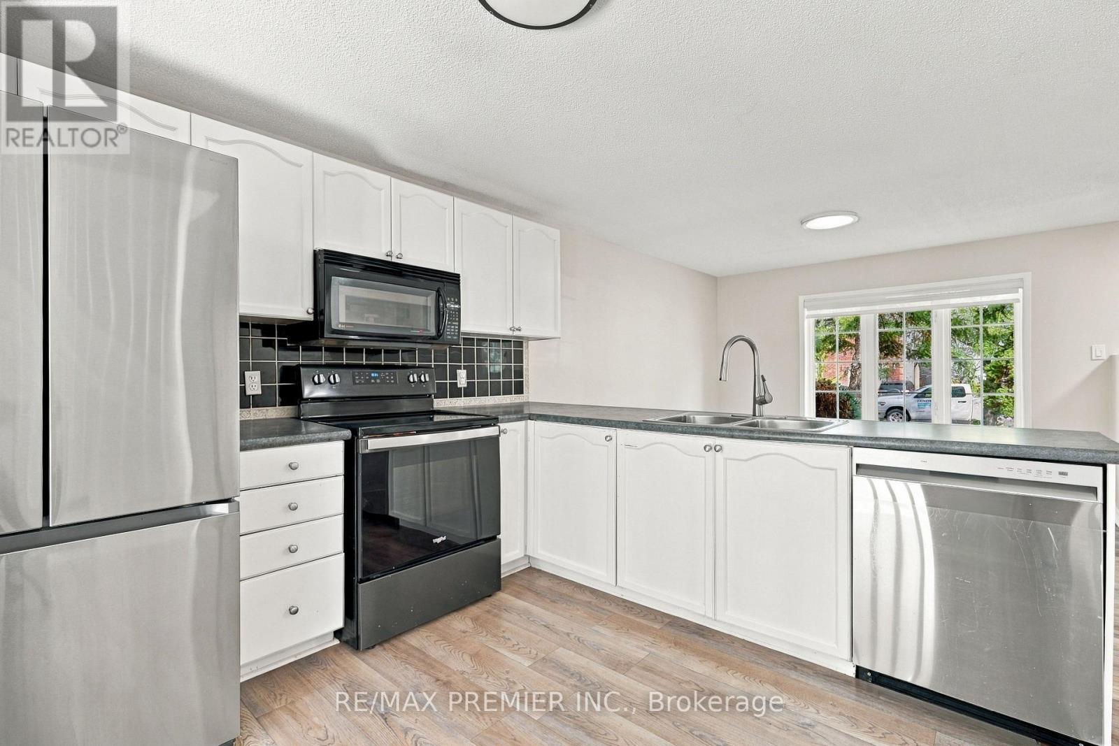 54 Hersey Crescent N, Barrie, Ontario  L4N 8R2 - Photo 12 - S13788562