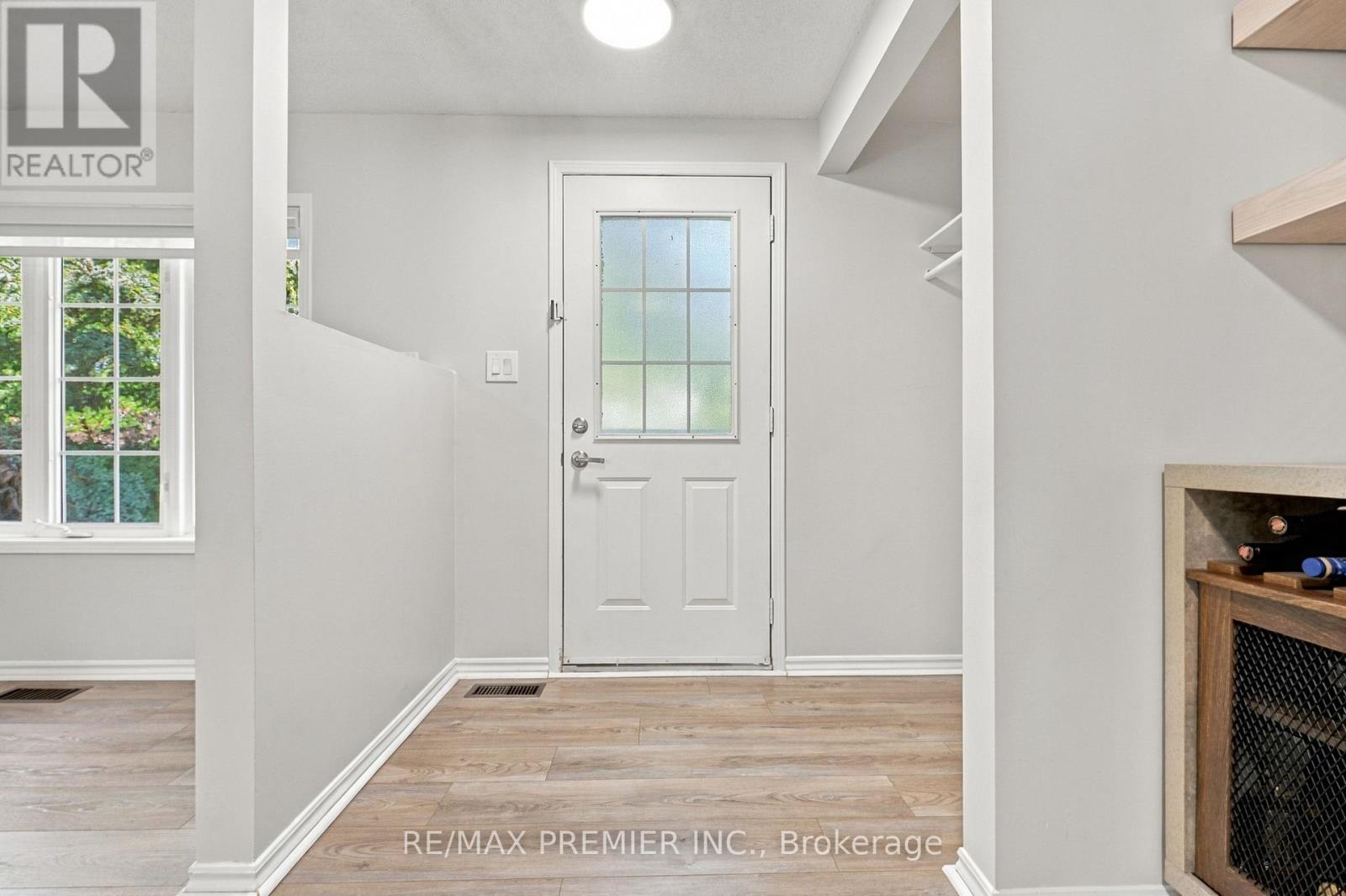 54 Hersey Crescent N, Barrie, Ontario  L4N 8R2 - Photo 4 - S13788562