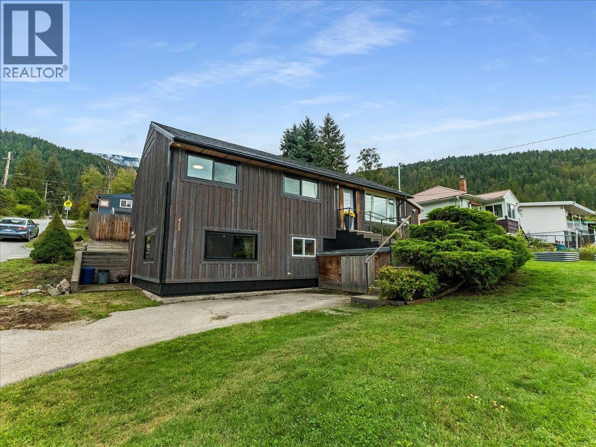 622 Eighth Street, Nelson, British Columbia  V1L 3A7 - Photo 2 - 10400934