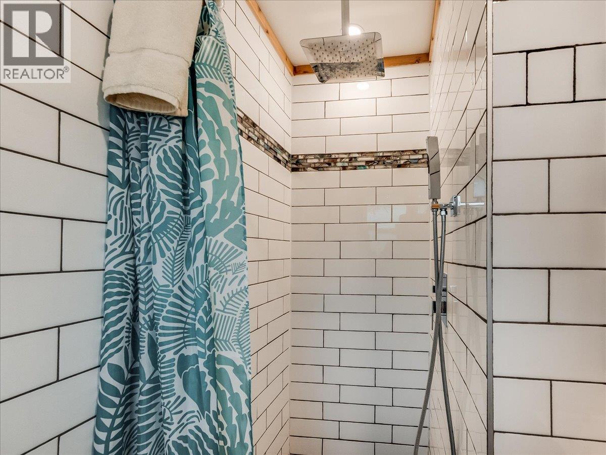 622 Eighth Street, Nelson, British Columbia  V1L 3A7 - Photo 21 - 10400934