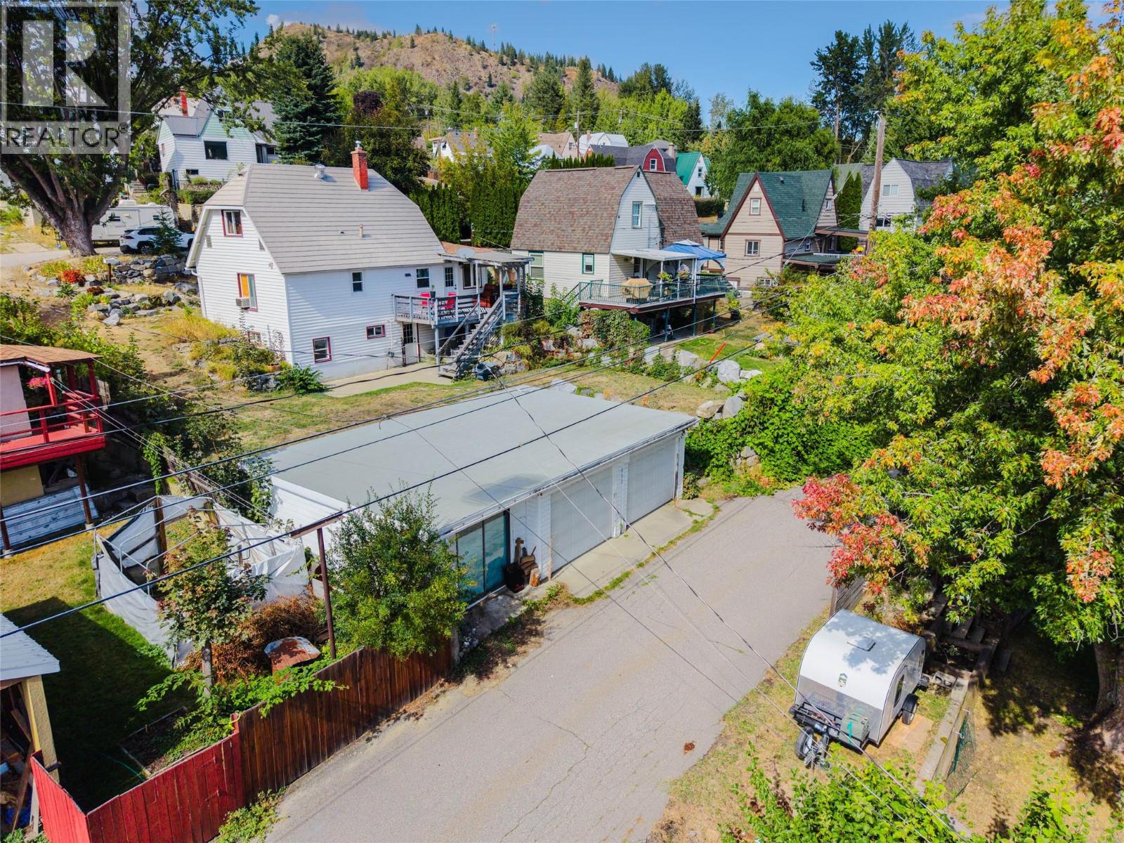 660 Dickens Street, Warfield, British Columbia  V1R 2B6 - Photo 2 - 10400675