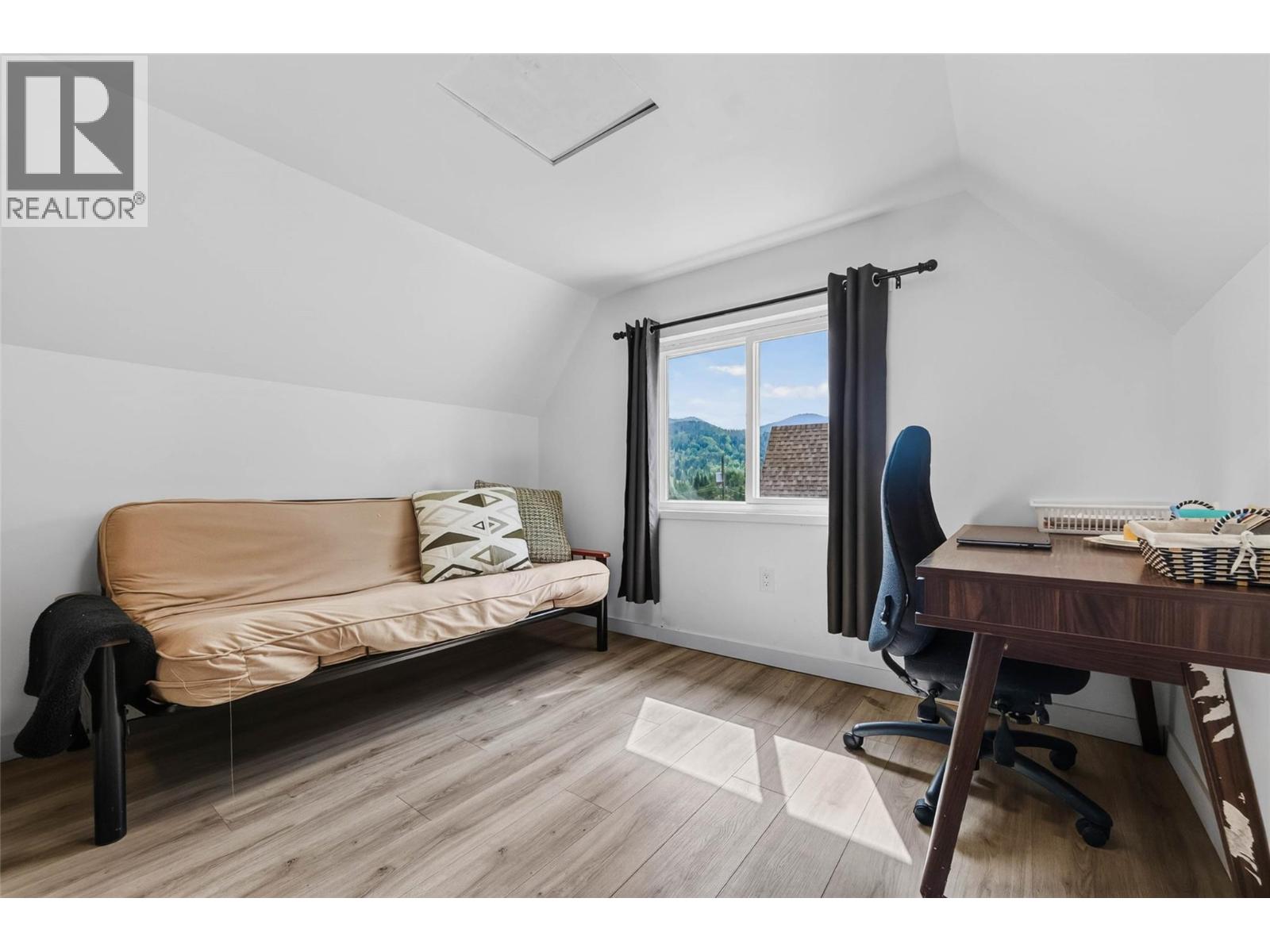 660 Dickens Street, Warfield, British Columbia  V1R 2B6 - Photo 32 - 10400675