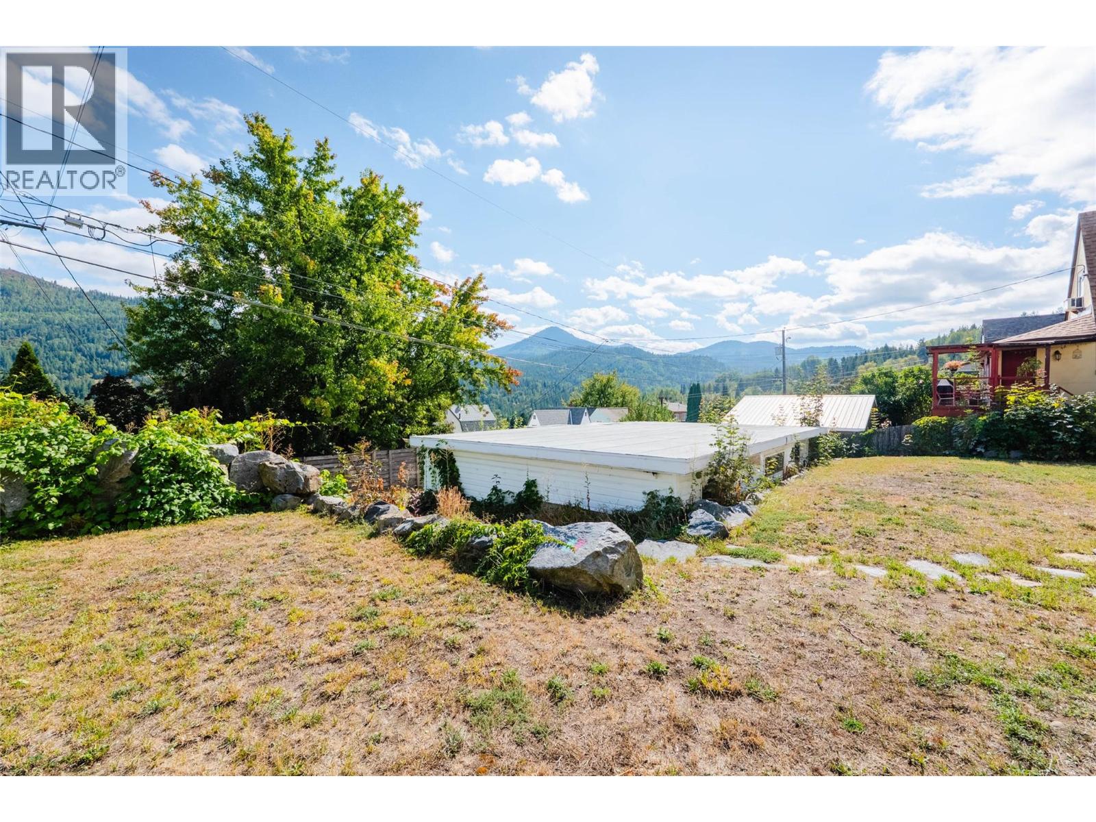 660 Dickens Street, Warfield, British Columbia  V1R 2B6 - Photo 54 - 10400675