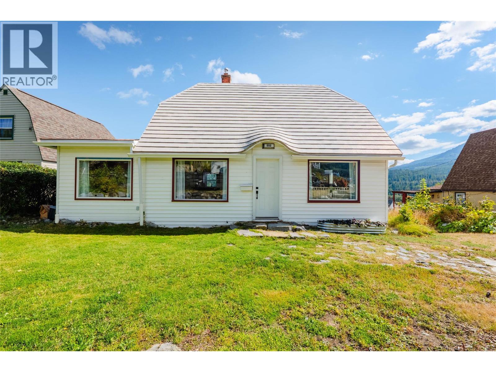 660 Dickens Street, Warfield, British Columbia  V1R 2B6 - Photo 63 - 10400675