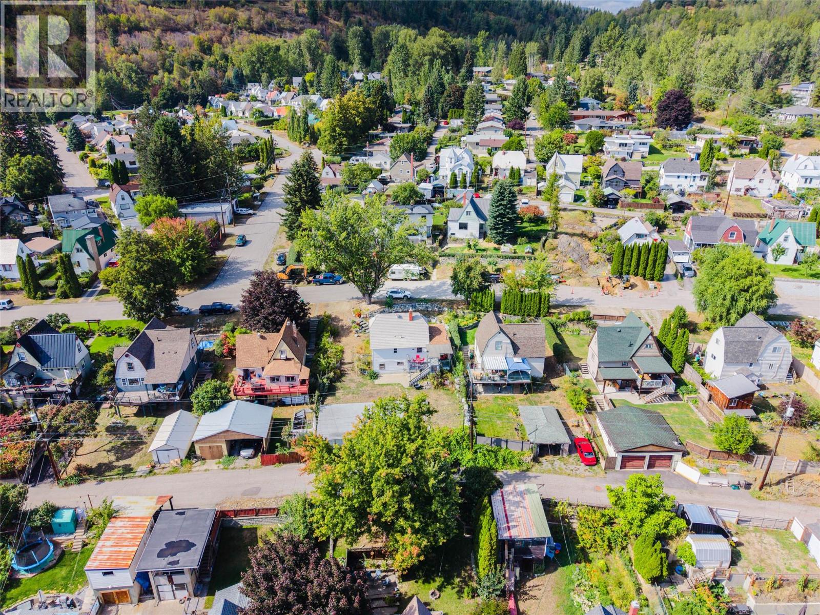 660 Dickens Street, Warfield, British Columbia  V1R 2B6 - Photo 70 - 10400675