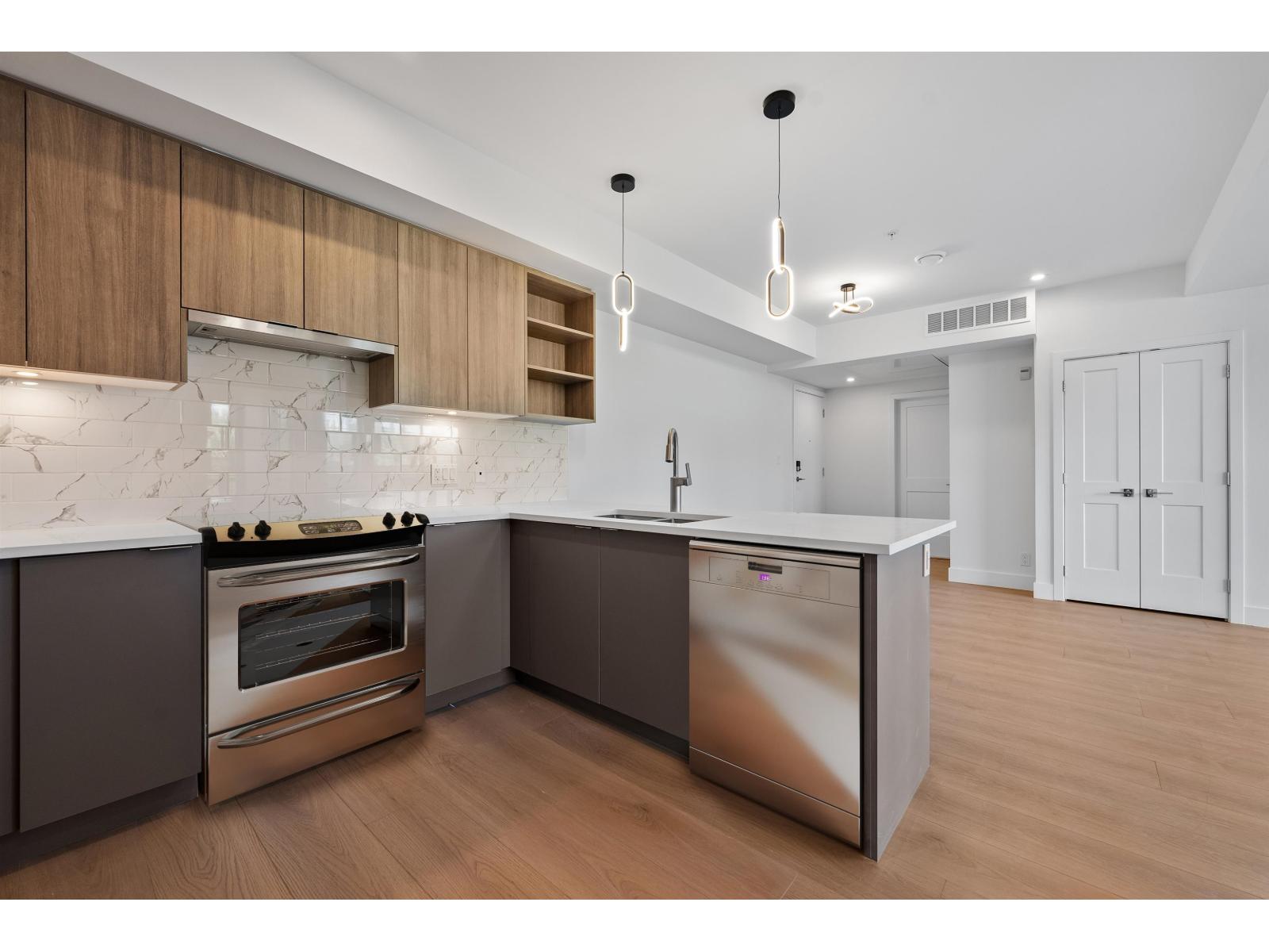 301 2233 156 Street, Surrey, British Columbia  V4A 4V3 - Photo 10 - R3166021