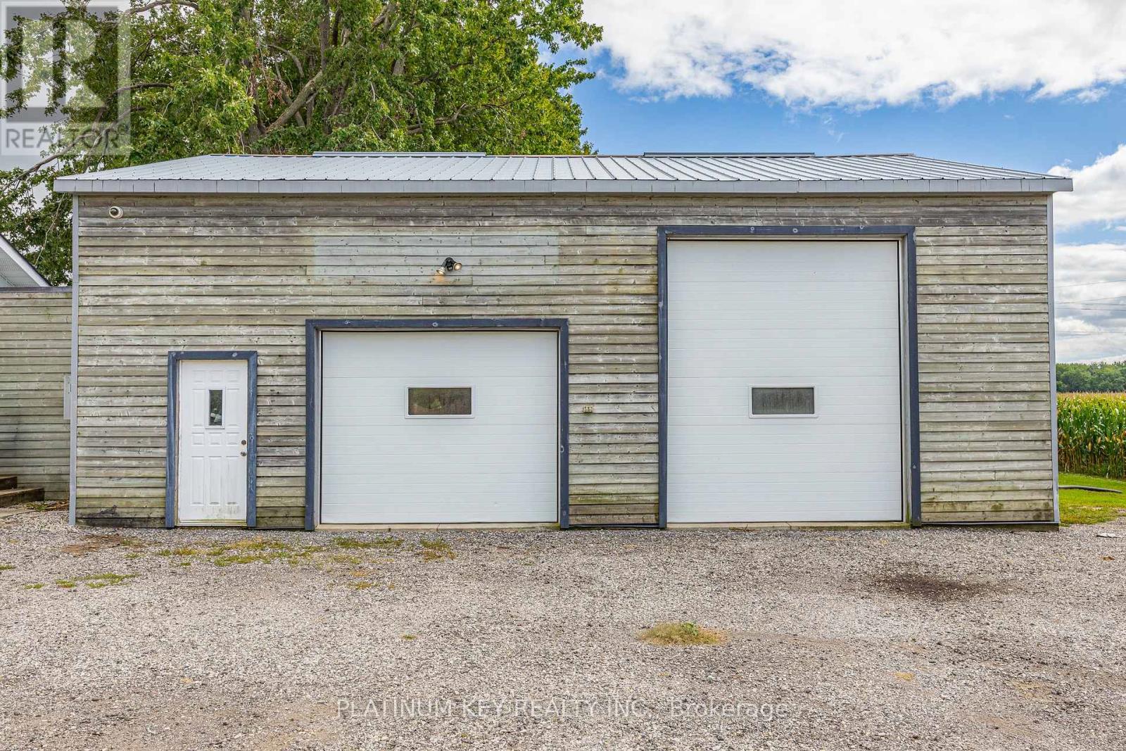 2731 Longwoods Road, Southwest Middlesex, Ontario  N0L 2N0 - Photo 2 - X13788660