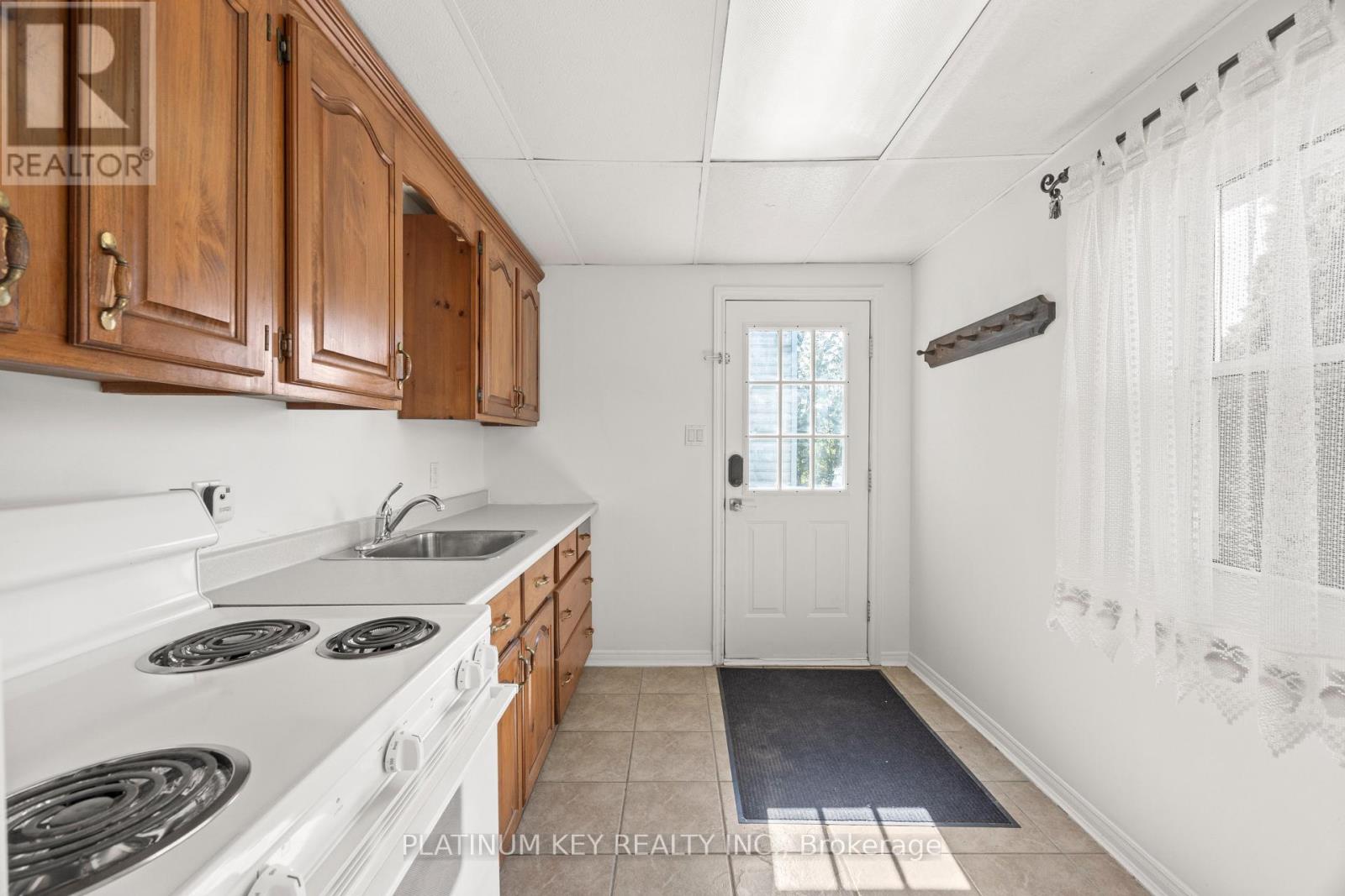 2731 Longwoods Road, Southwest Middlesex, Ontario  N0L 2N0 - Photo 37 - X13788660
