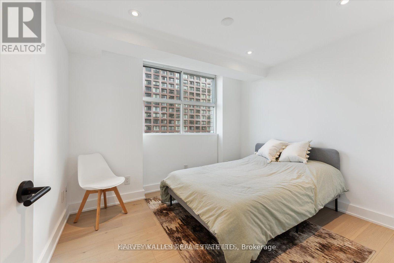 Ph03 - 409 Bloor Street W, Toronto, Ontario M4W 1H7 - Photo 24 - C13788596