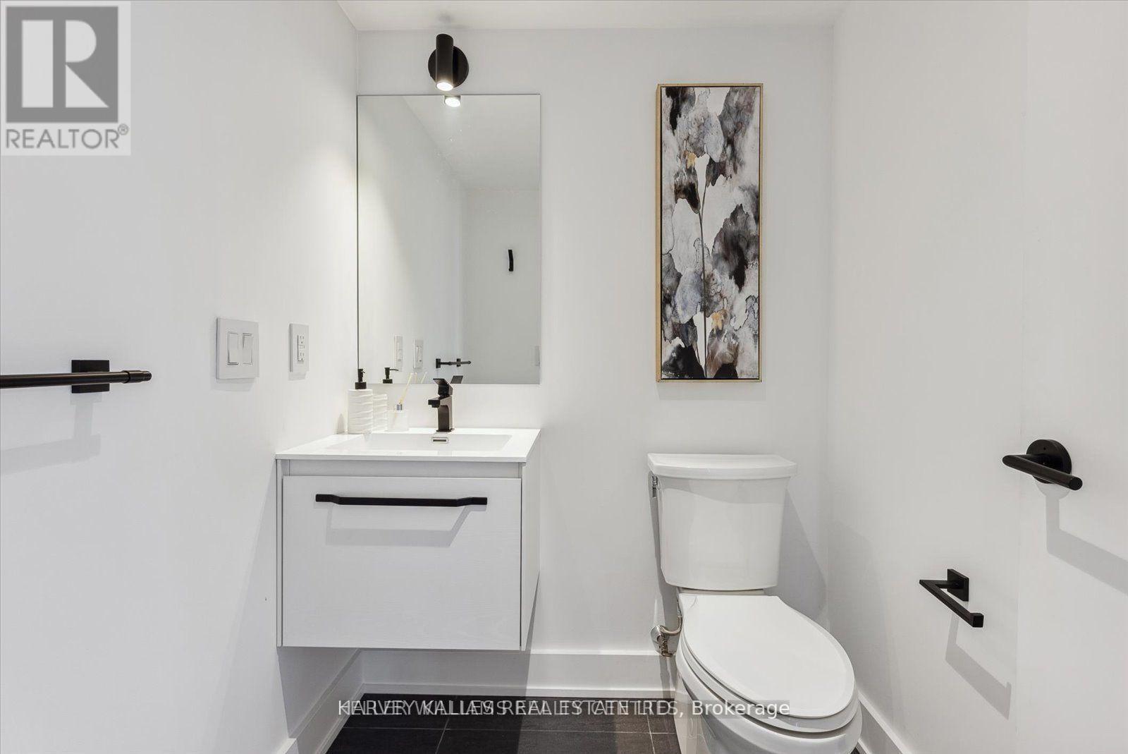 Ph03 - 409 Bloor Street W, Toronto, Ontario M4W 1H7 - Photo 33 - C13788596