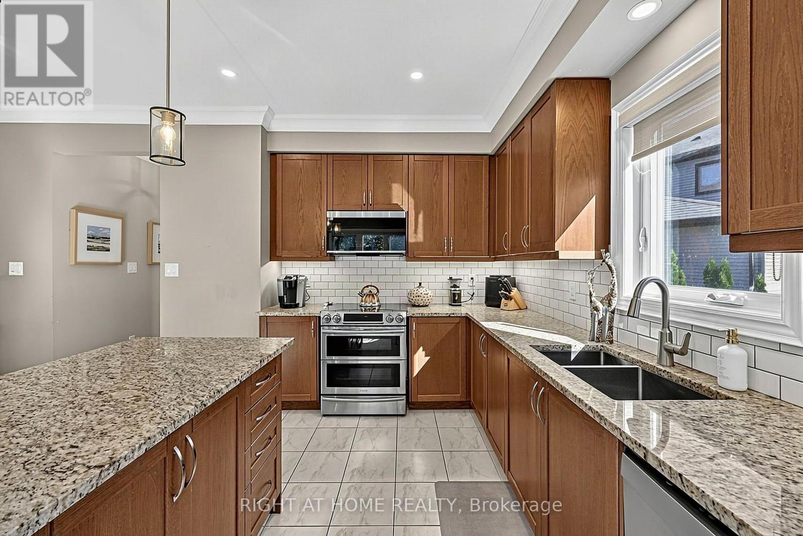 6 Boville Court, Oro-Medonte (Horseshoe Valley), Ontario  L0L 2L0 - Photo 8 - S13788624