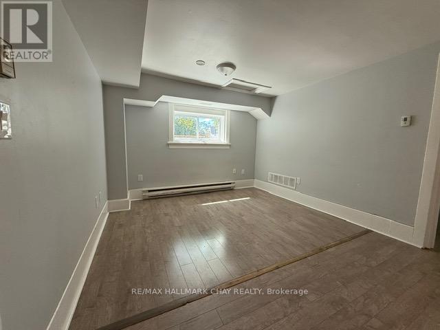 70 High Street, Barrie (Queen's Park), Ontario  L4N 1W4 - Photo 12 - S13788652