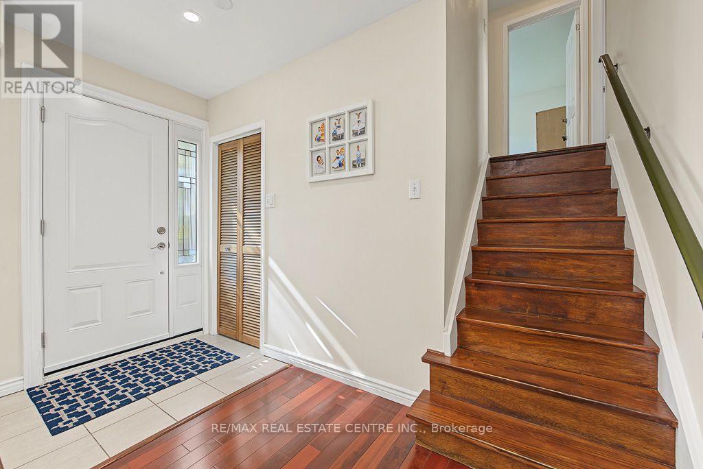 276 Bartley Bull Parkway, Brampton, Ontario  L6W 2L3 - Photo 4 - W13788650