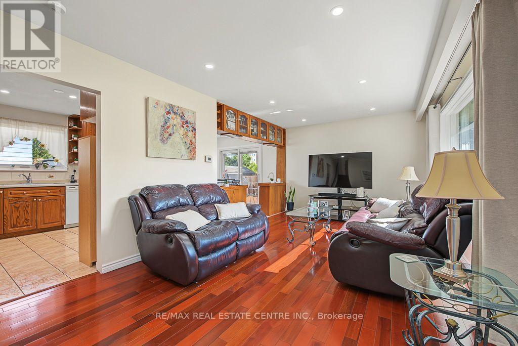 276 Bartley Bull Parkway, Brampton, Ontario  L6W 2L3 - Photo 5 - W13788650