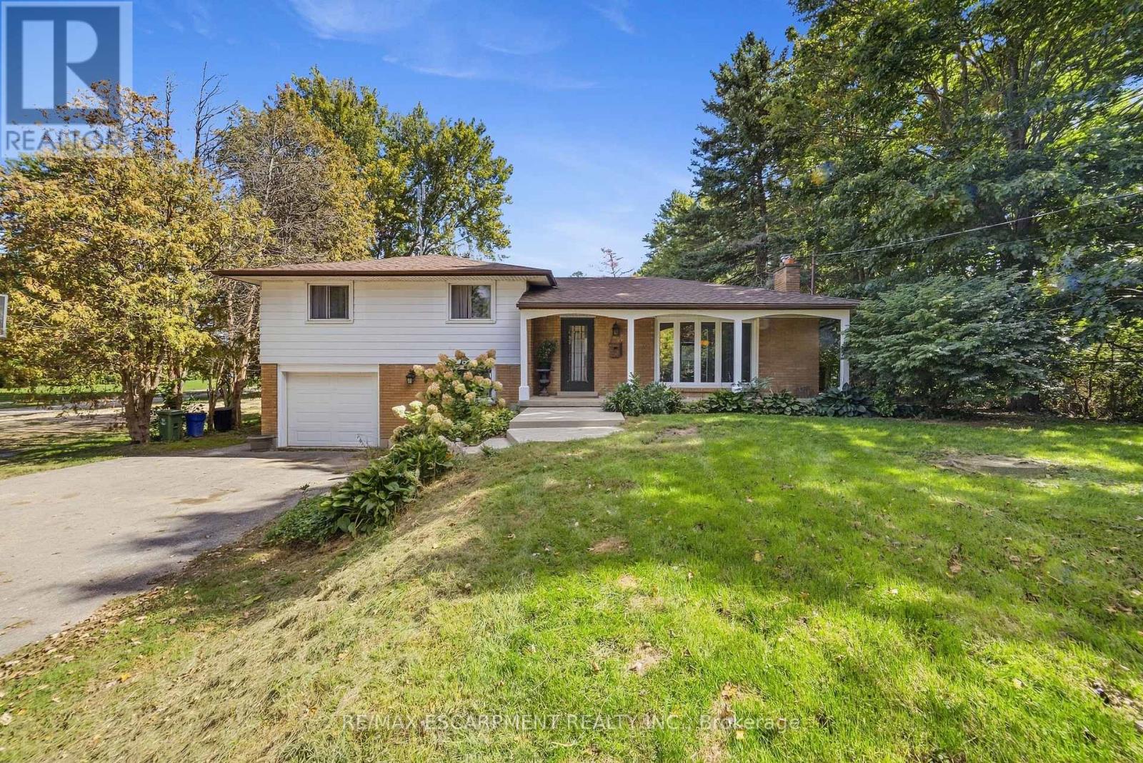 205 Sunnyridge Road, Hamilton, Ontario  L0R 1R0 - Photo 1 - X13788626