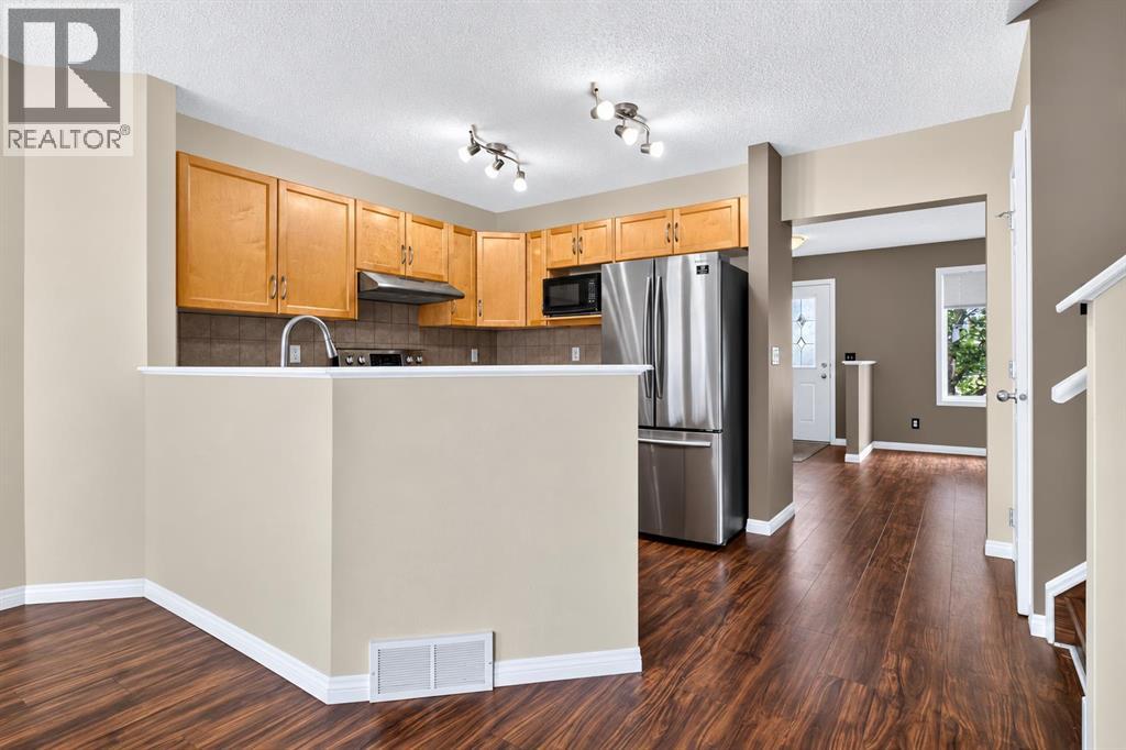 11 Saddlebrook Mews Ne, Calgary, Alberta  T3J 0B3 - Photo 9 - A2341899