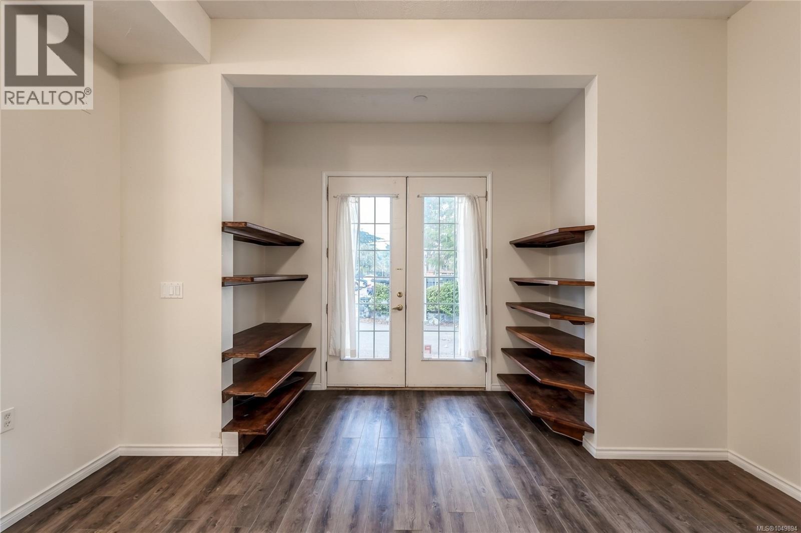 2561 Sinclair Rd, Saanich, British Columbia  V8N 1B7 - Photo 15 - 1049894